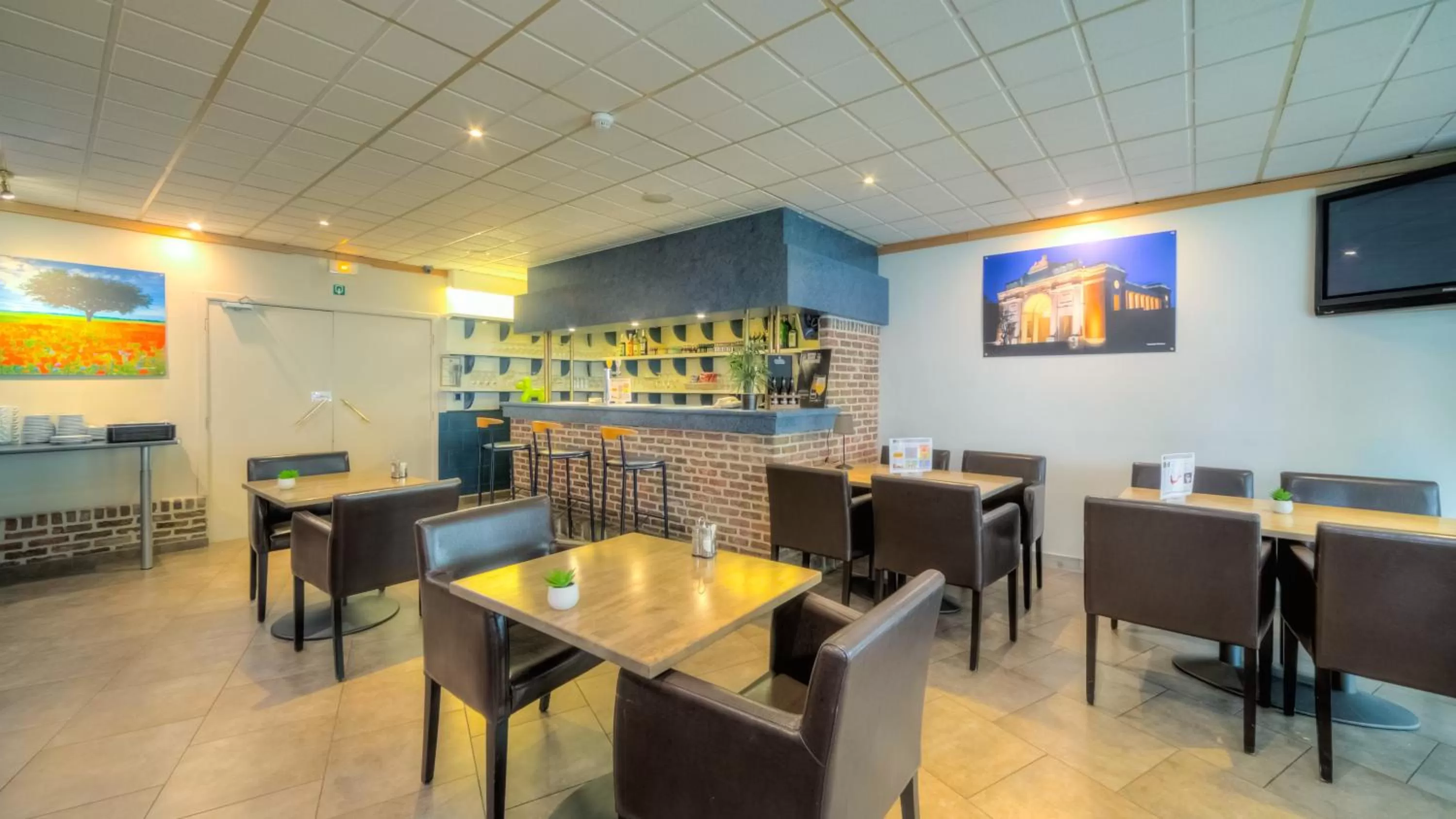 Lounge or bar, Restaurant/Places to Eat in Value Stay Menen