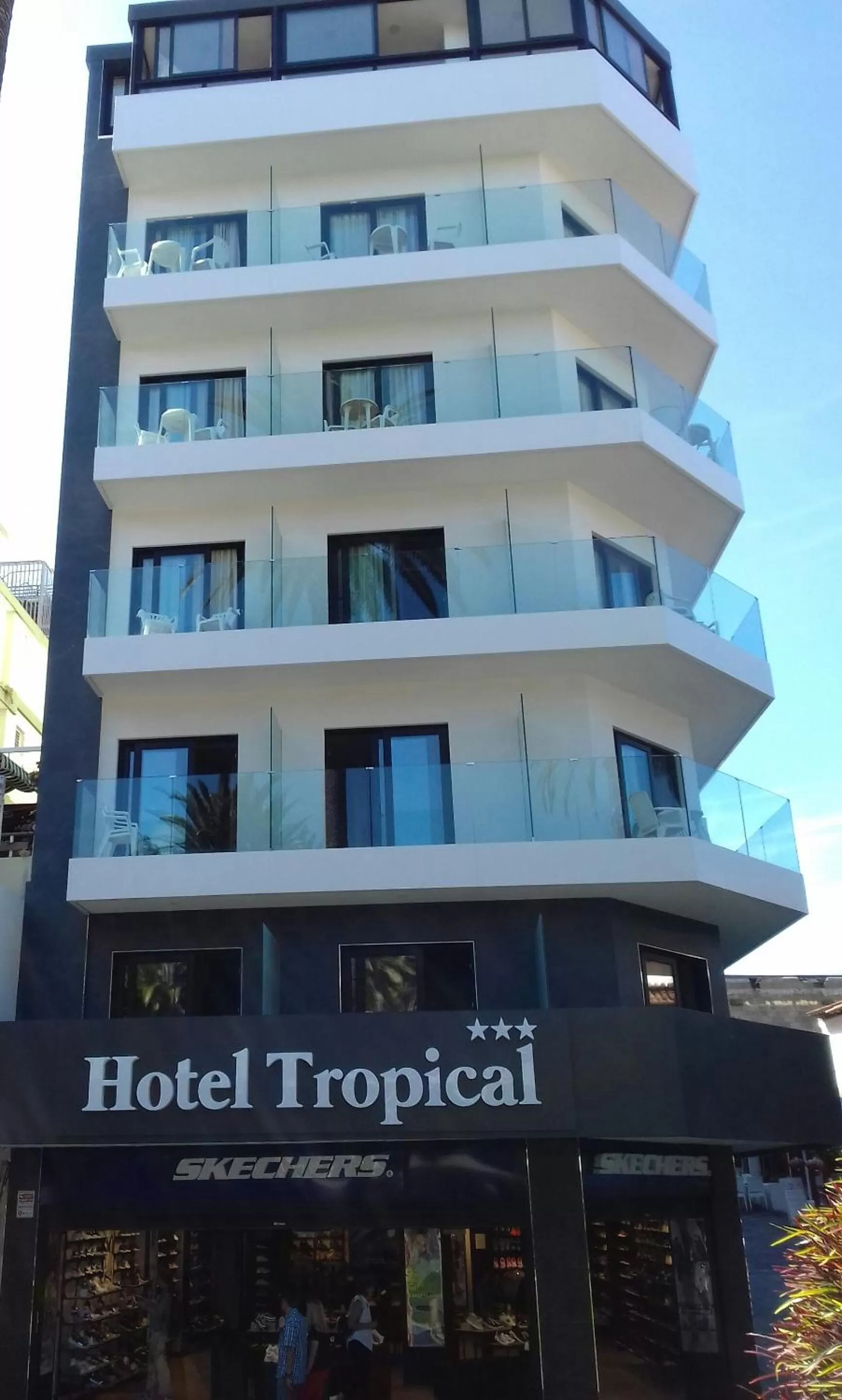 Property building in Hotel Tropical