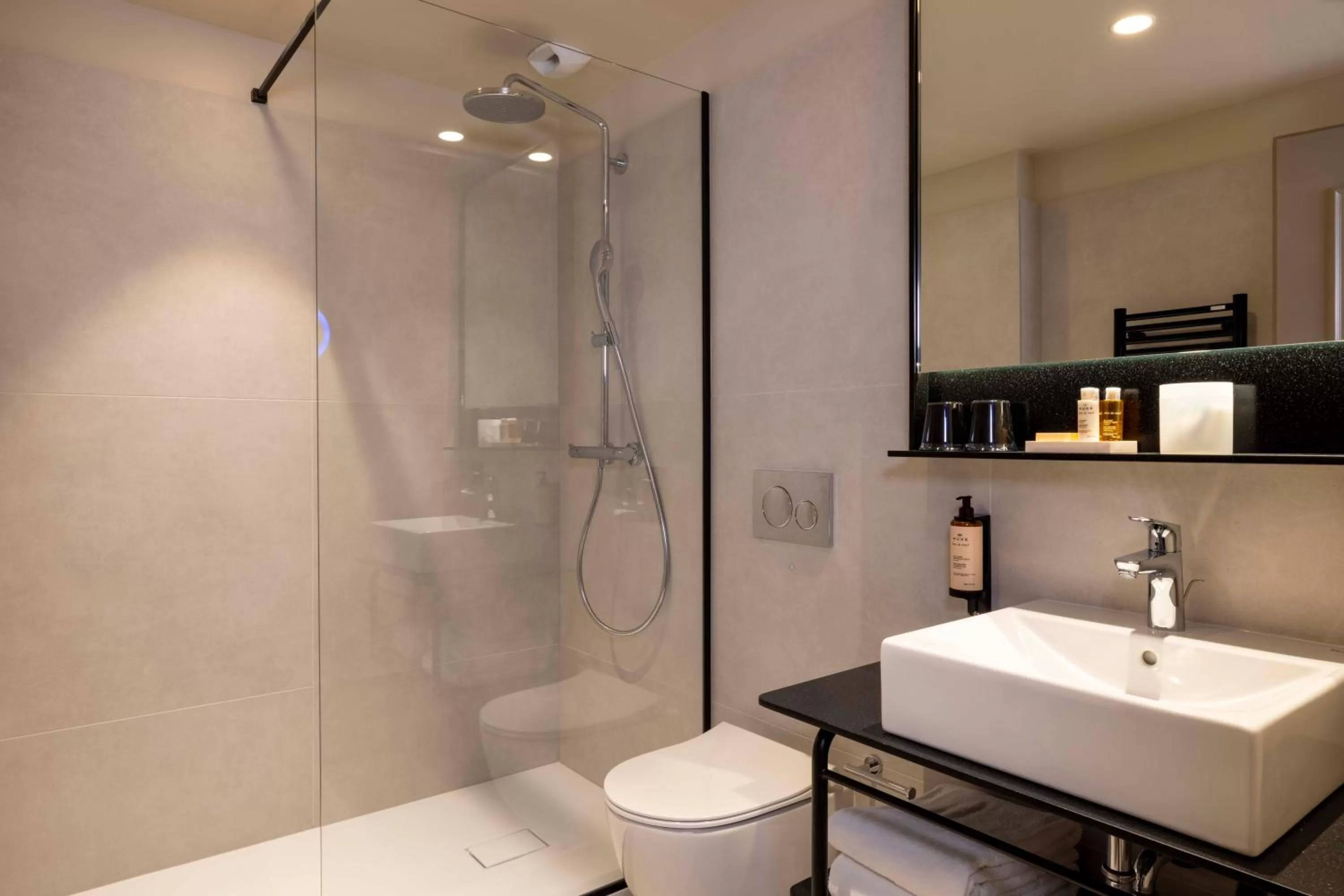 Bathroom in Hotel La Diligence