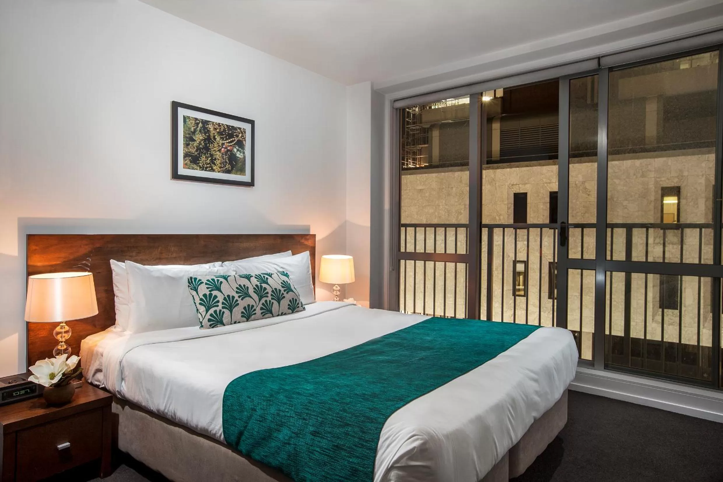 Bedroom, Bed in Barclay Suites