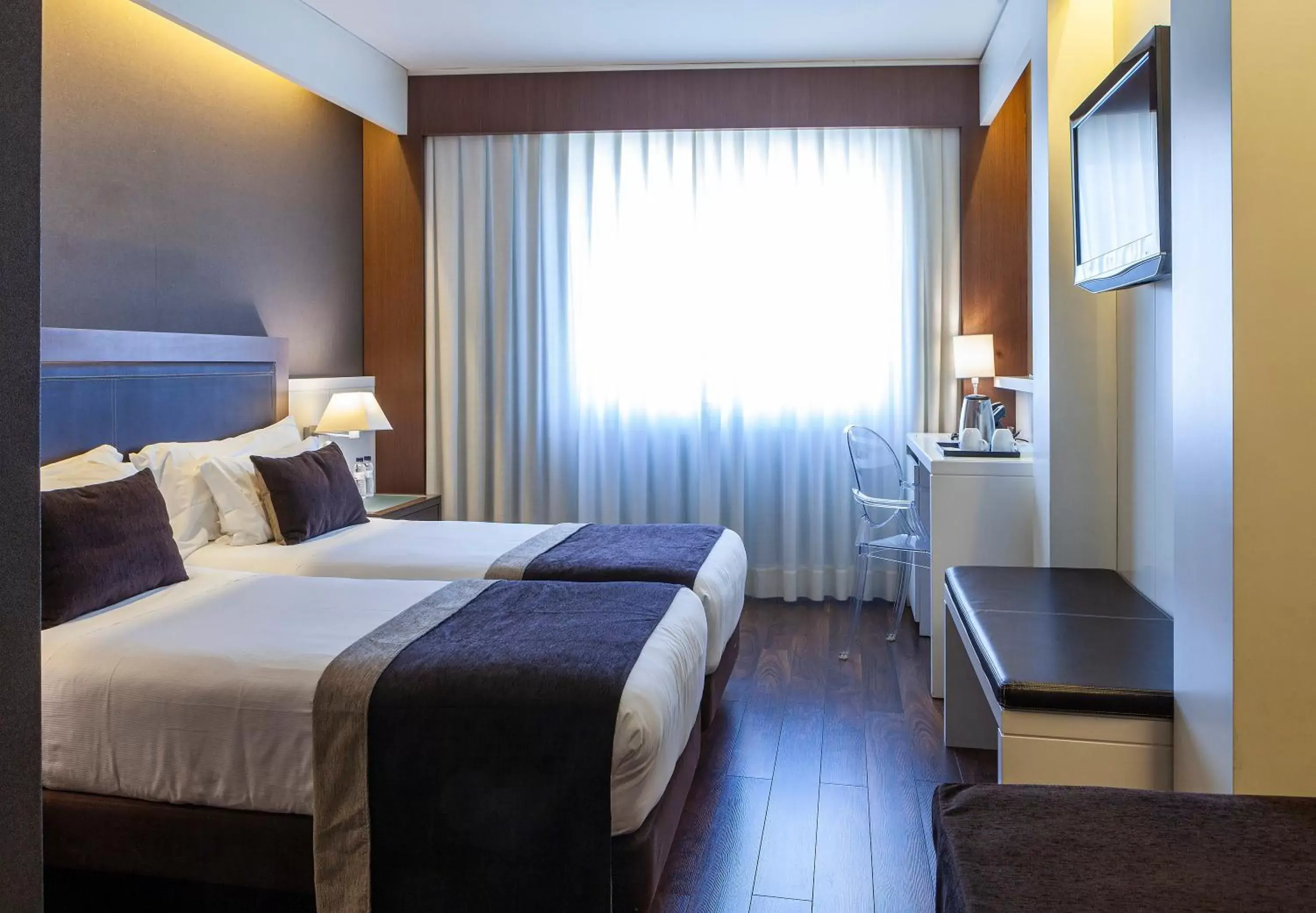 Comfort Double or Twin Room in Royal Ramblas Comfort Double or Twin Room in Royal Ramblas
