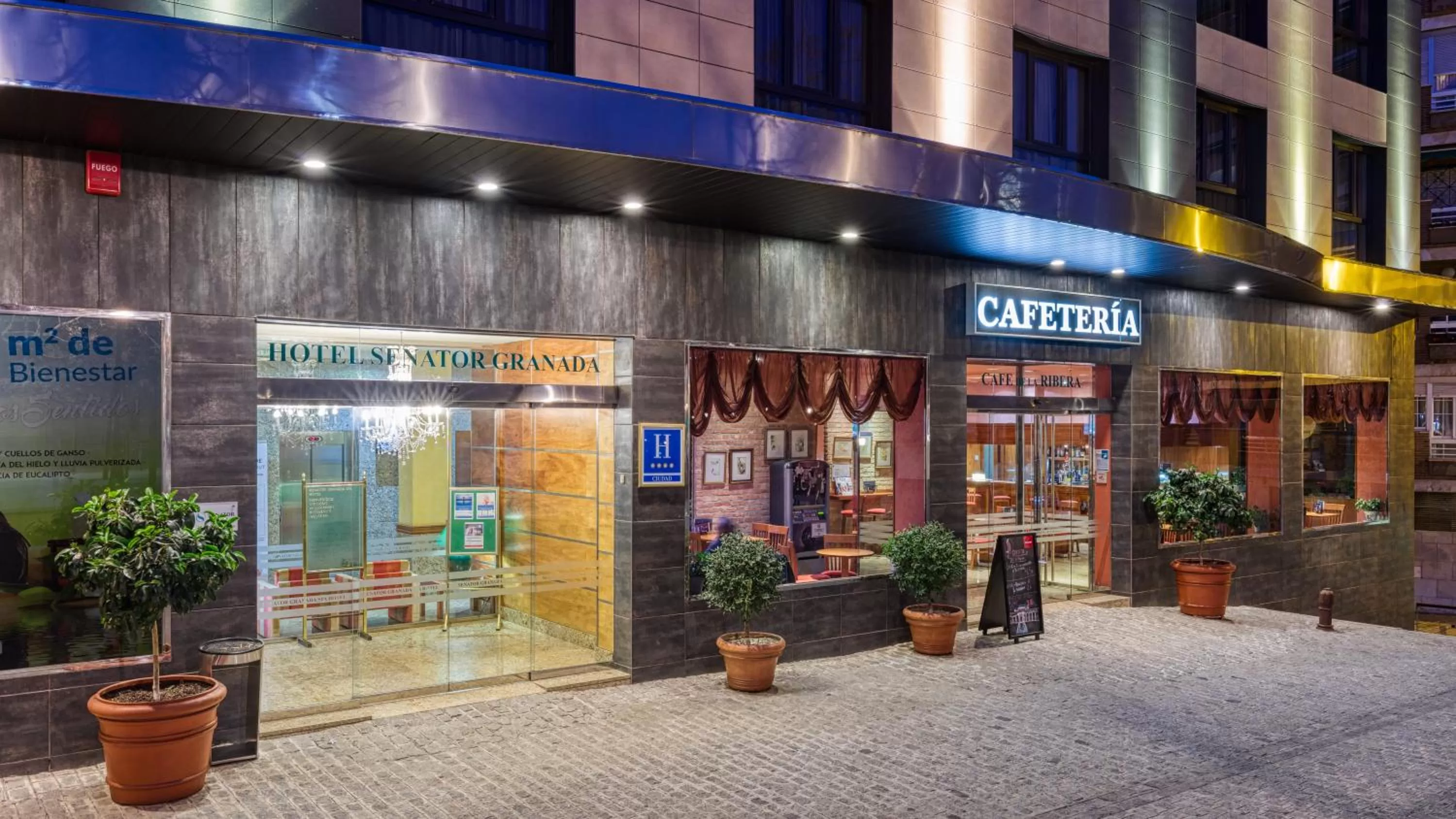 Facade/entrance in Senator Granada