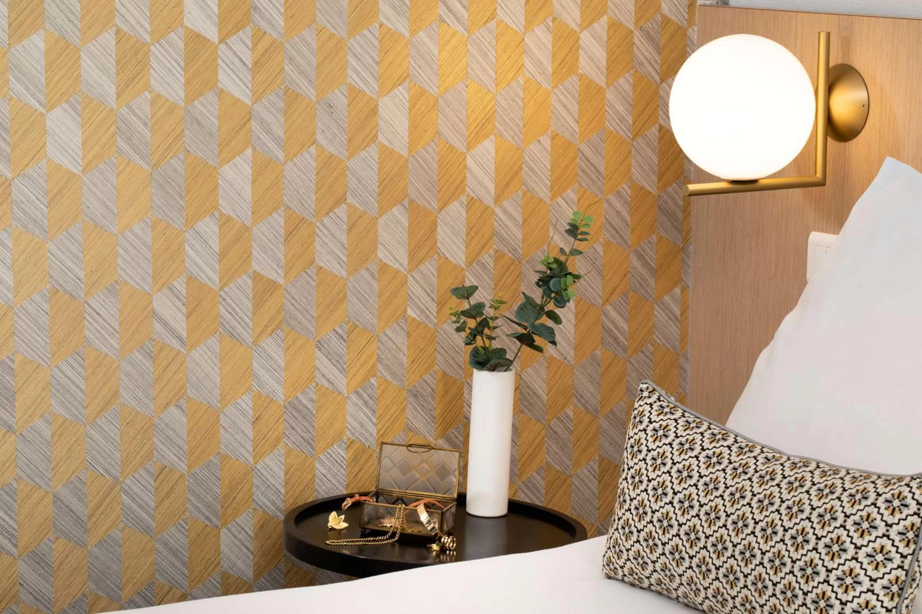 Photo of the whole room, Bed in Best Western Plus Hotel les Rives du Ter