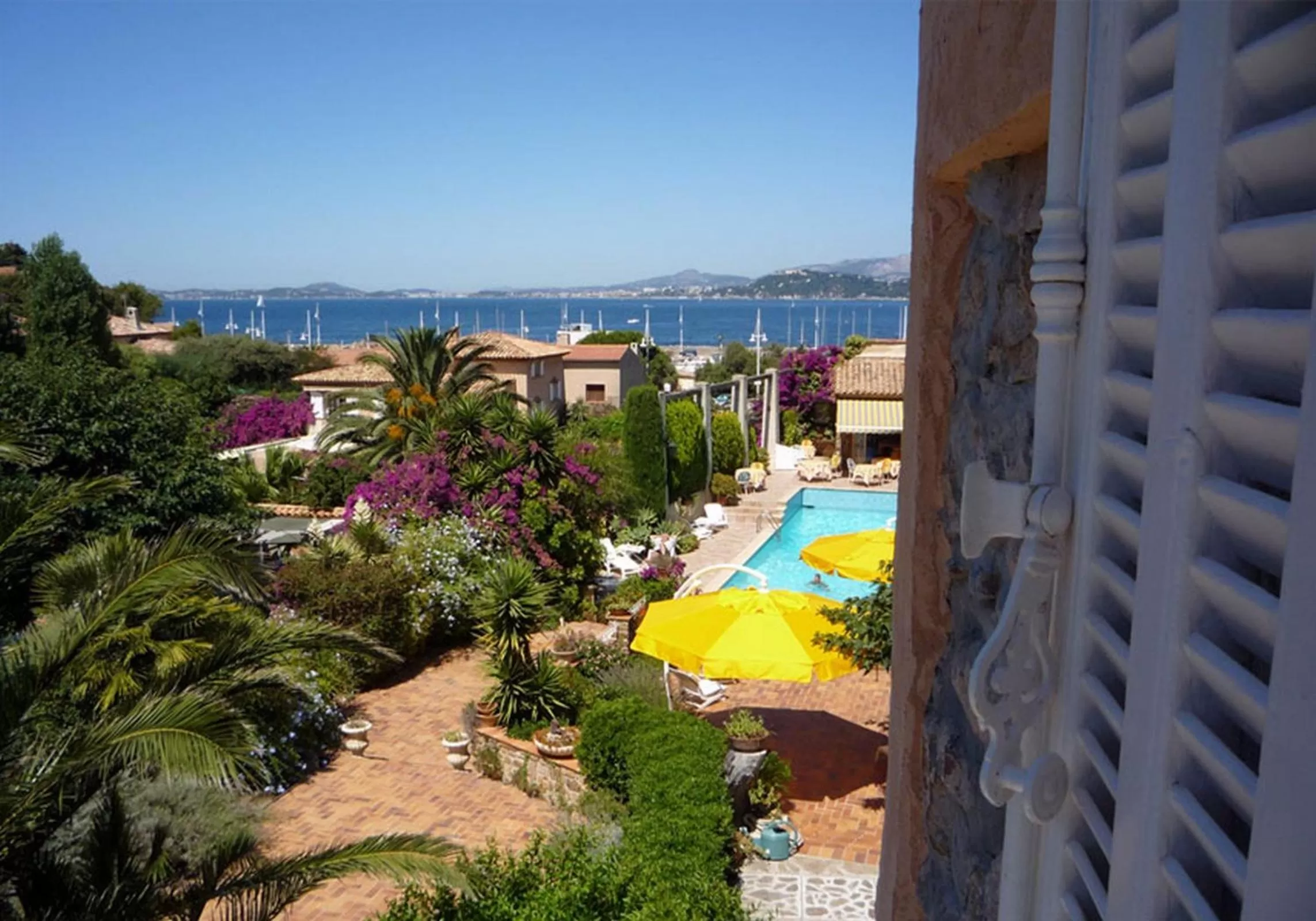 Facade/entrance, Pool View in L' Escapade Hôtel & Restaurant