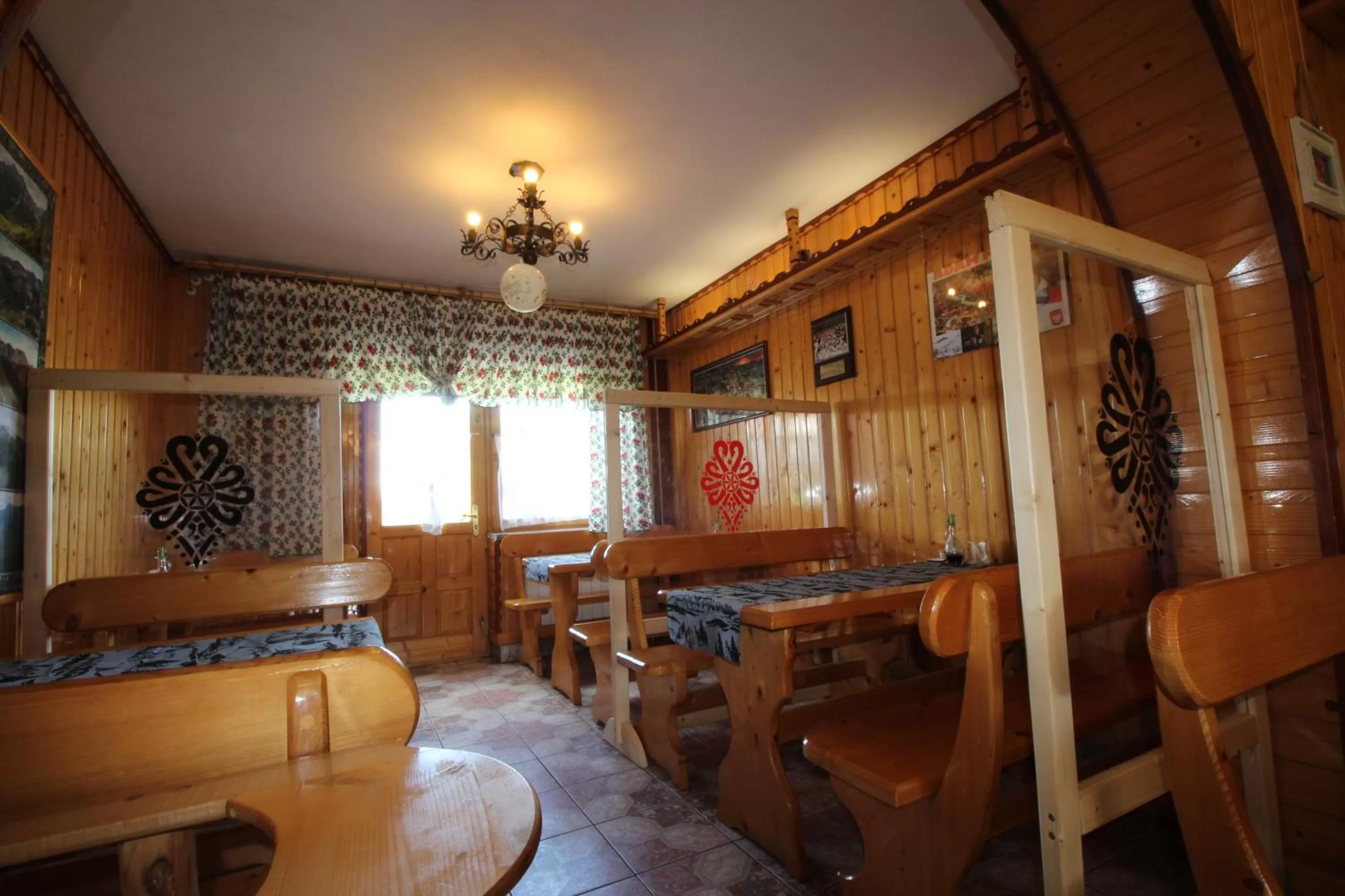 Restaurant/Places to Eat in DW U Wajdy