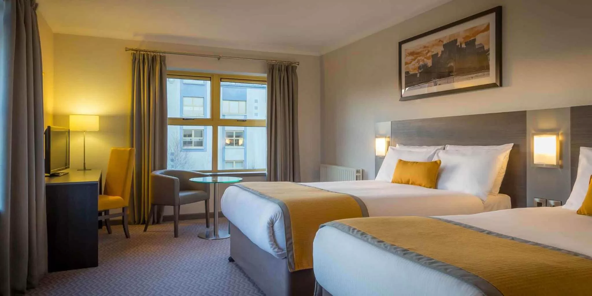 Bedroom, Bed in Maldron Hotel & Leisure Centre Limerick