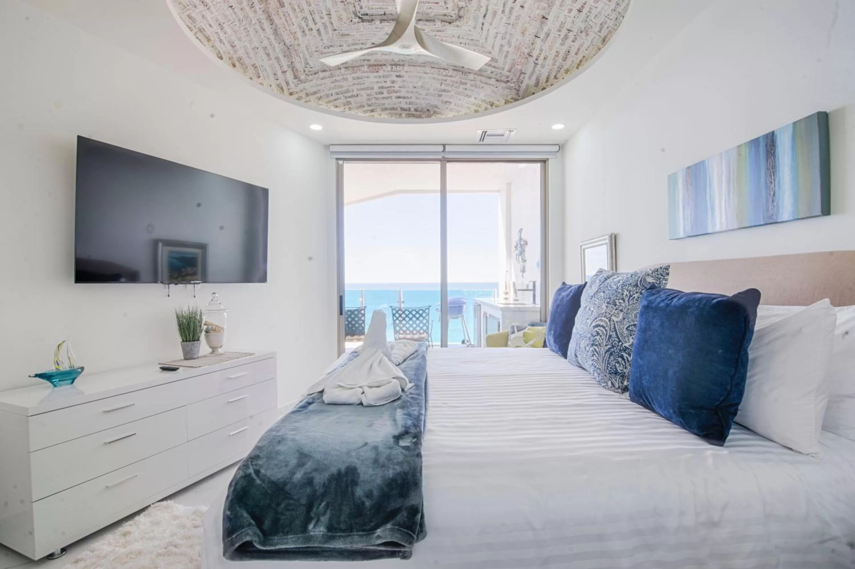 Bed in Esmeralda Beach Resort