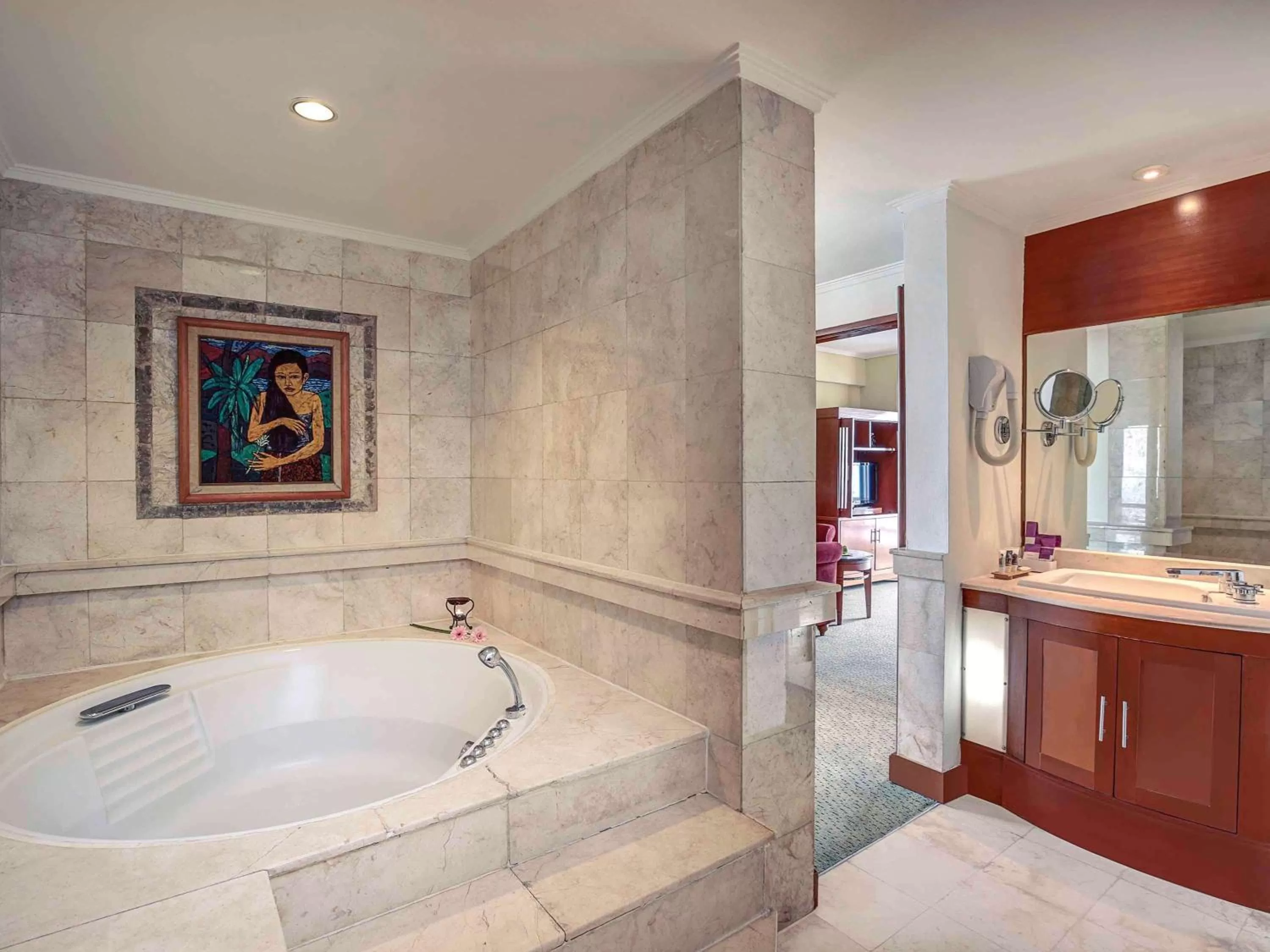 Photo of the whole room in Mercure Jakarta Kota