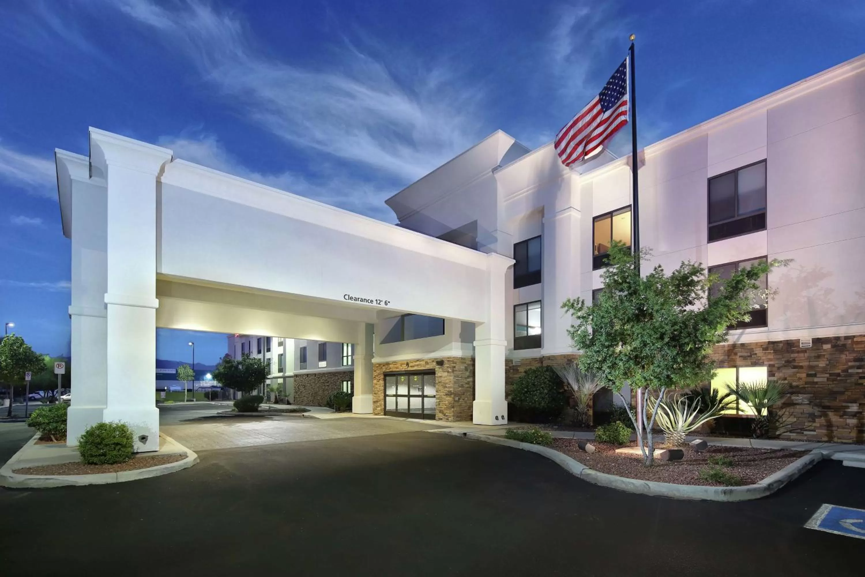 Property building in Hampton Inn & Suites Tucson East