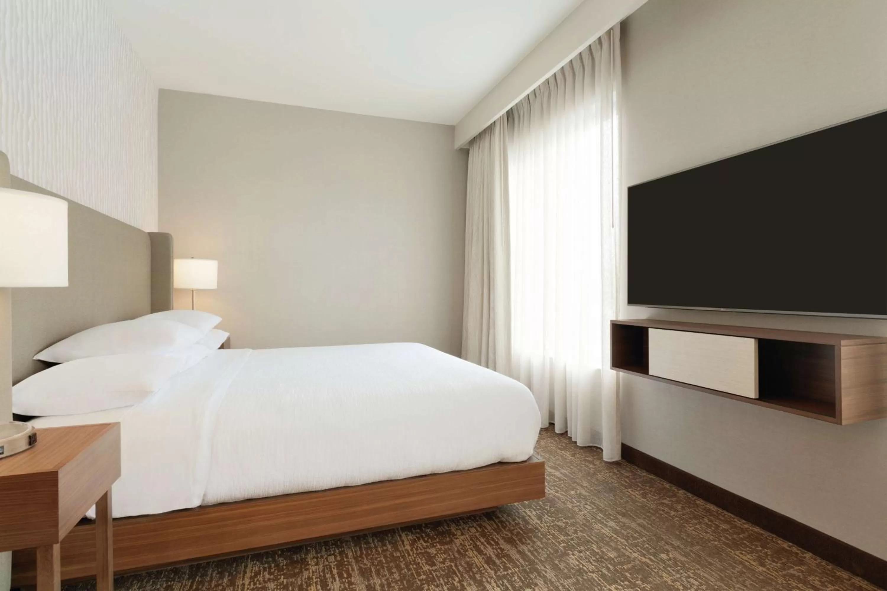 Bed in Embassy Suites By Hilton South Jordan Salt Lake City