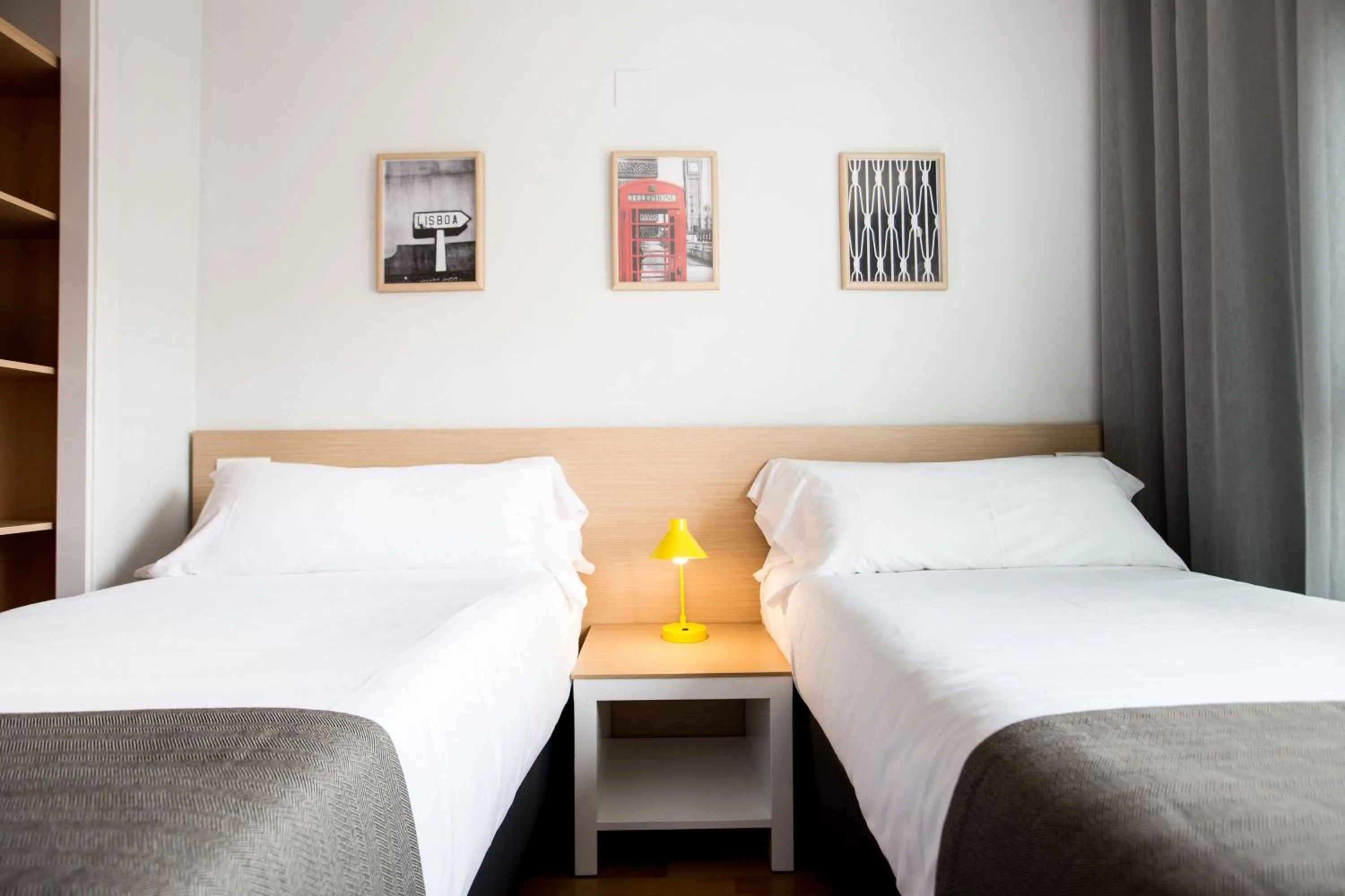 Photo of the whole room, Bed in Valenciaflats Ciudad de las Ciencias