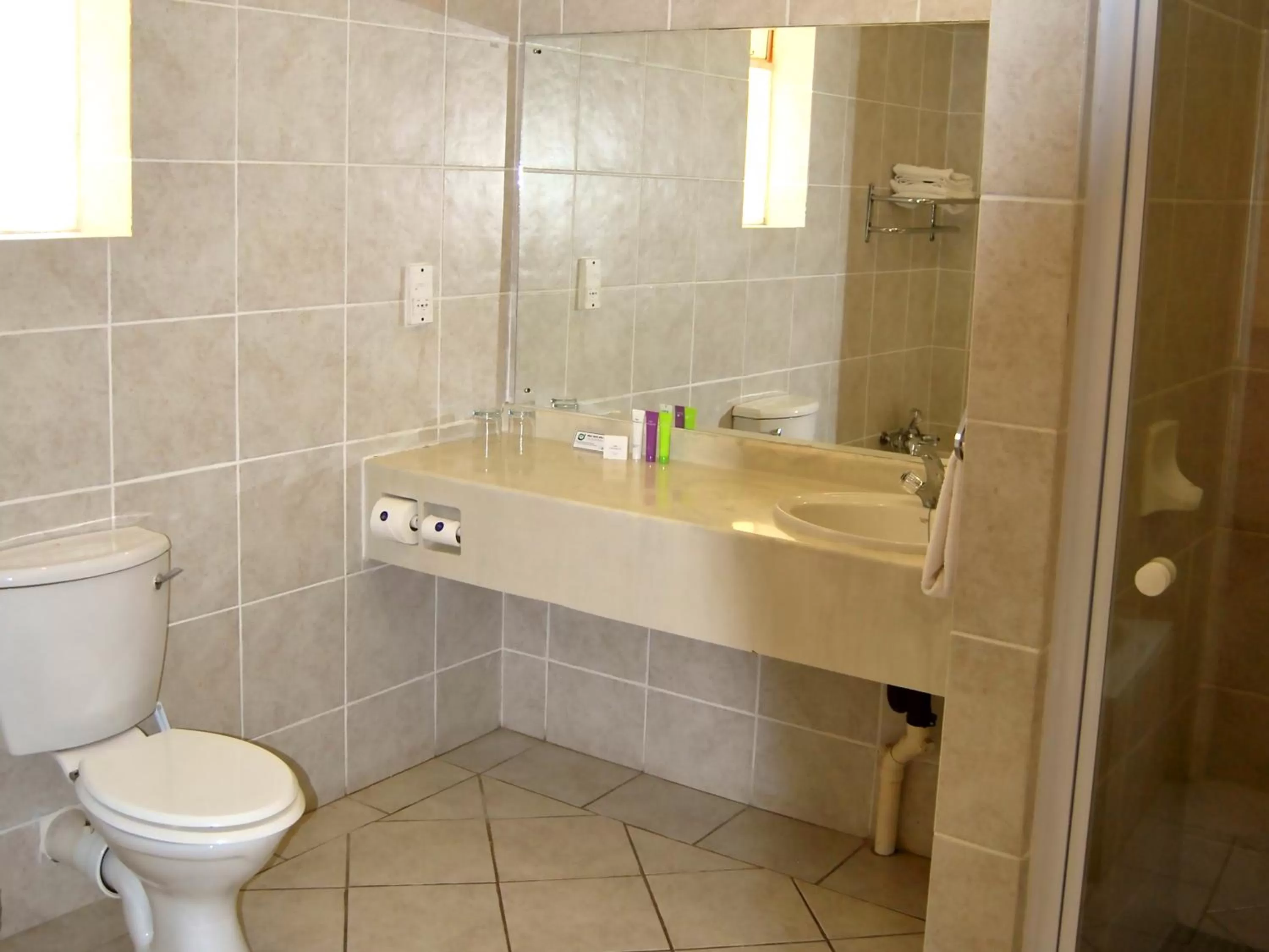 Shower in Safari Hotel & Convention Centre