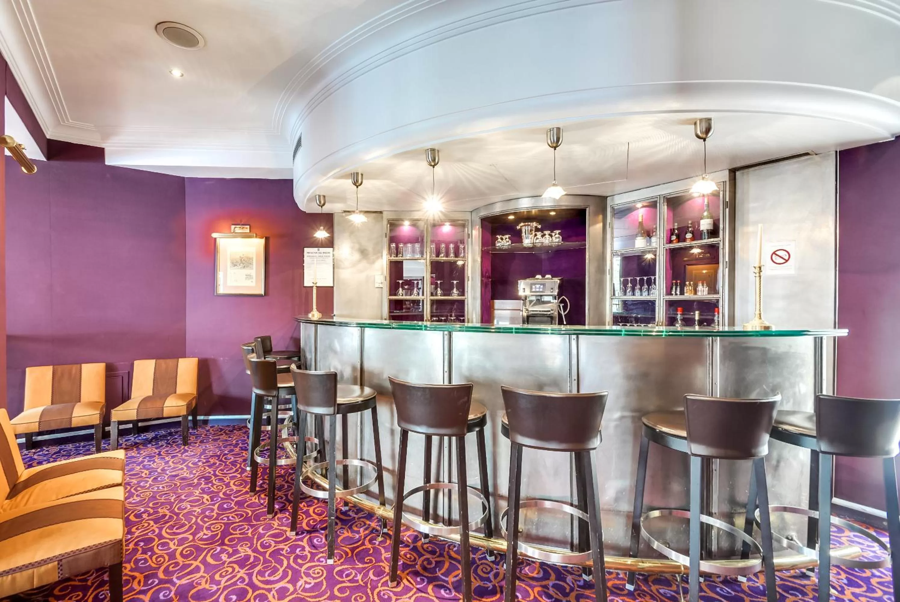 Lounge or bar in Villa Lutèce Port Royal