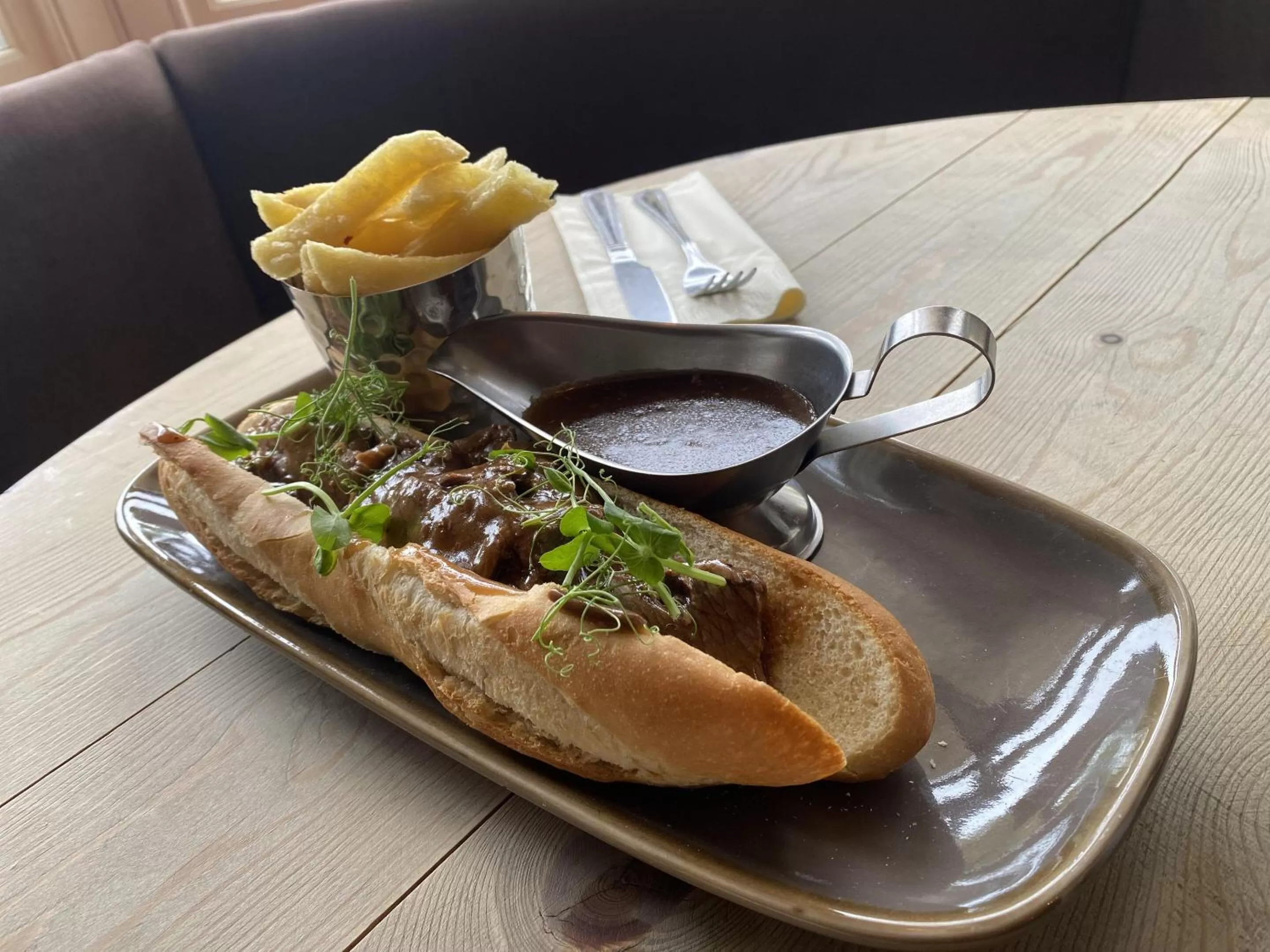 Food and drinks in The Oaks Hotel