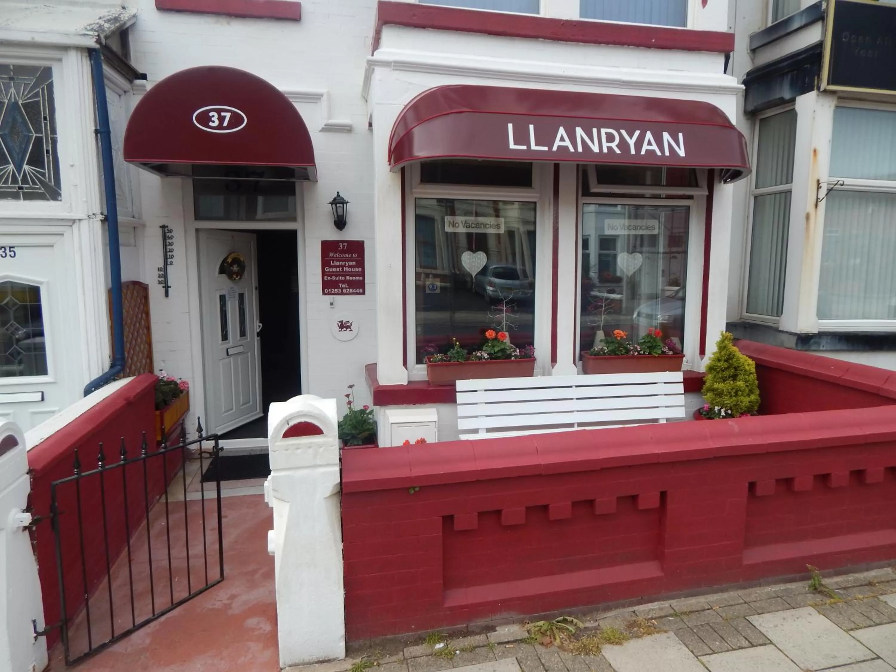 Facade/entrance in Llanryan Guest House