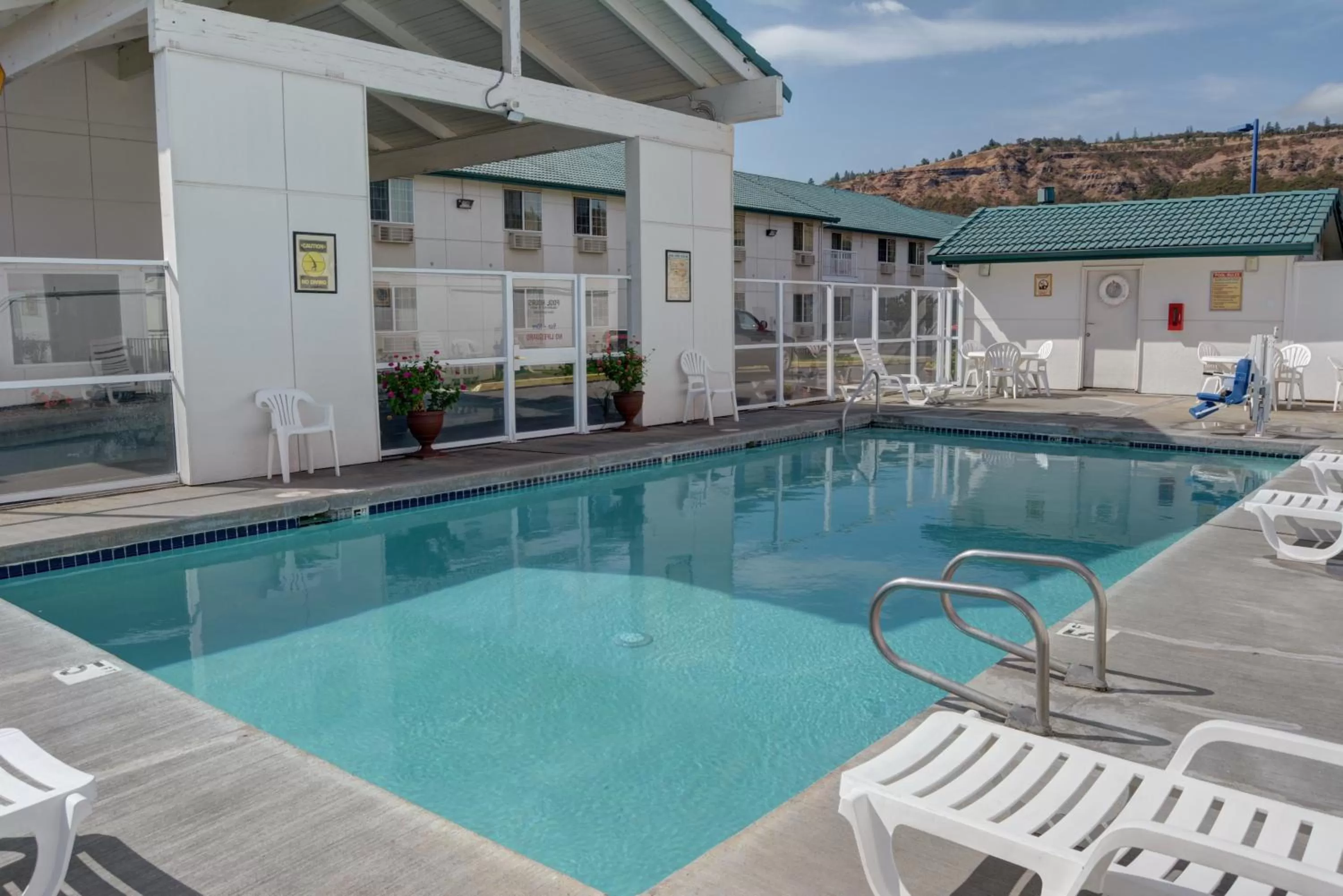 Swimming pool in Motel 6-The Dalles, OR