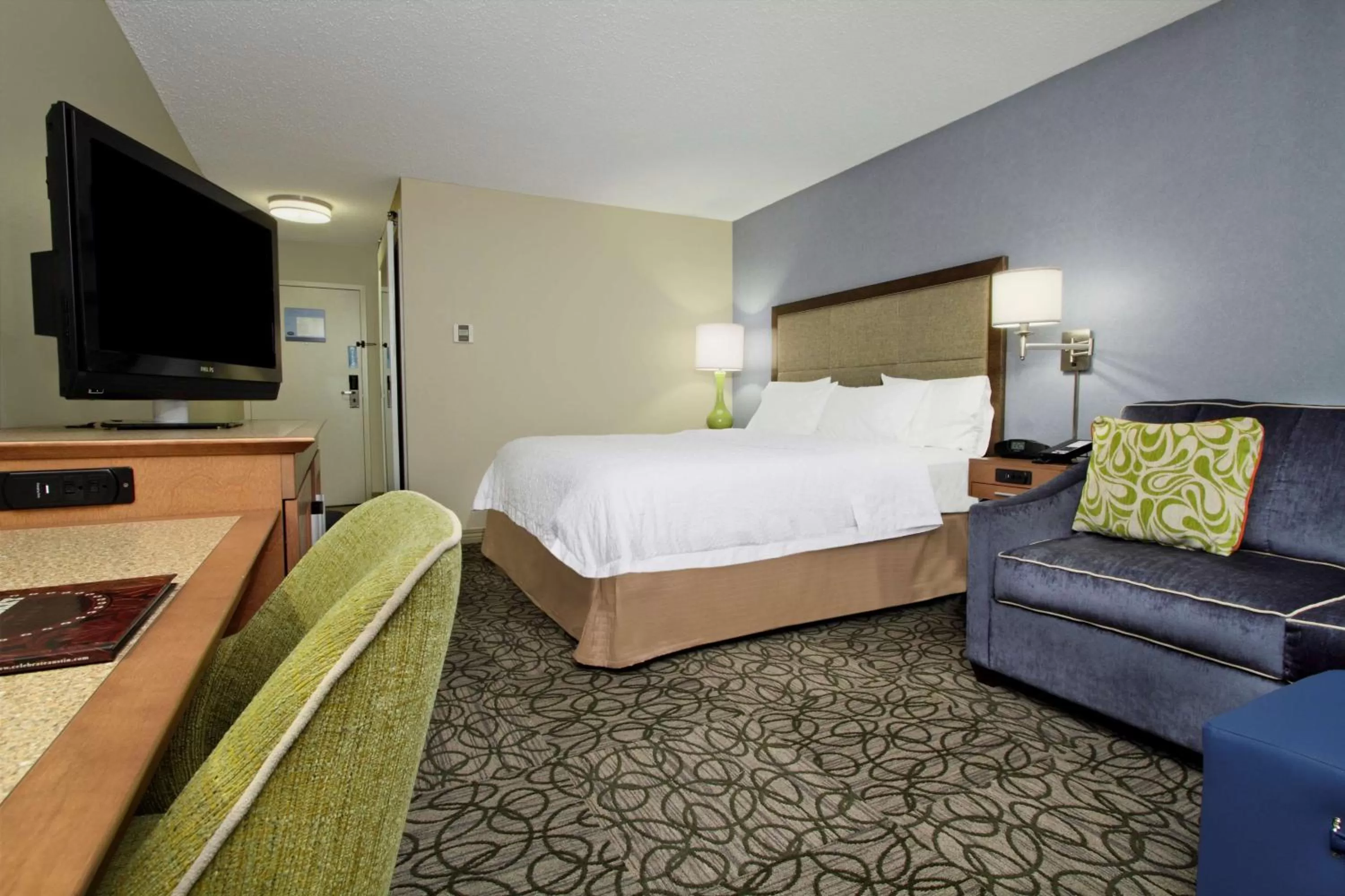 Bed in Hampton by Hilton Austin South - I-35 & Ben White