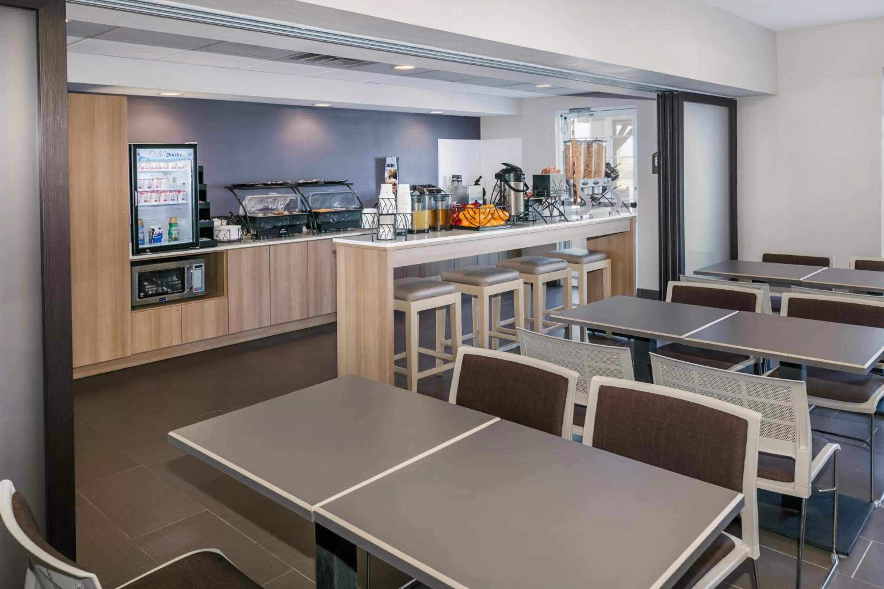 Dining area in Permian Studio Apartments