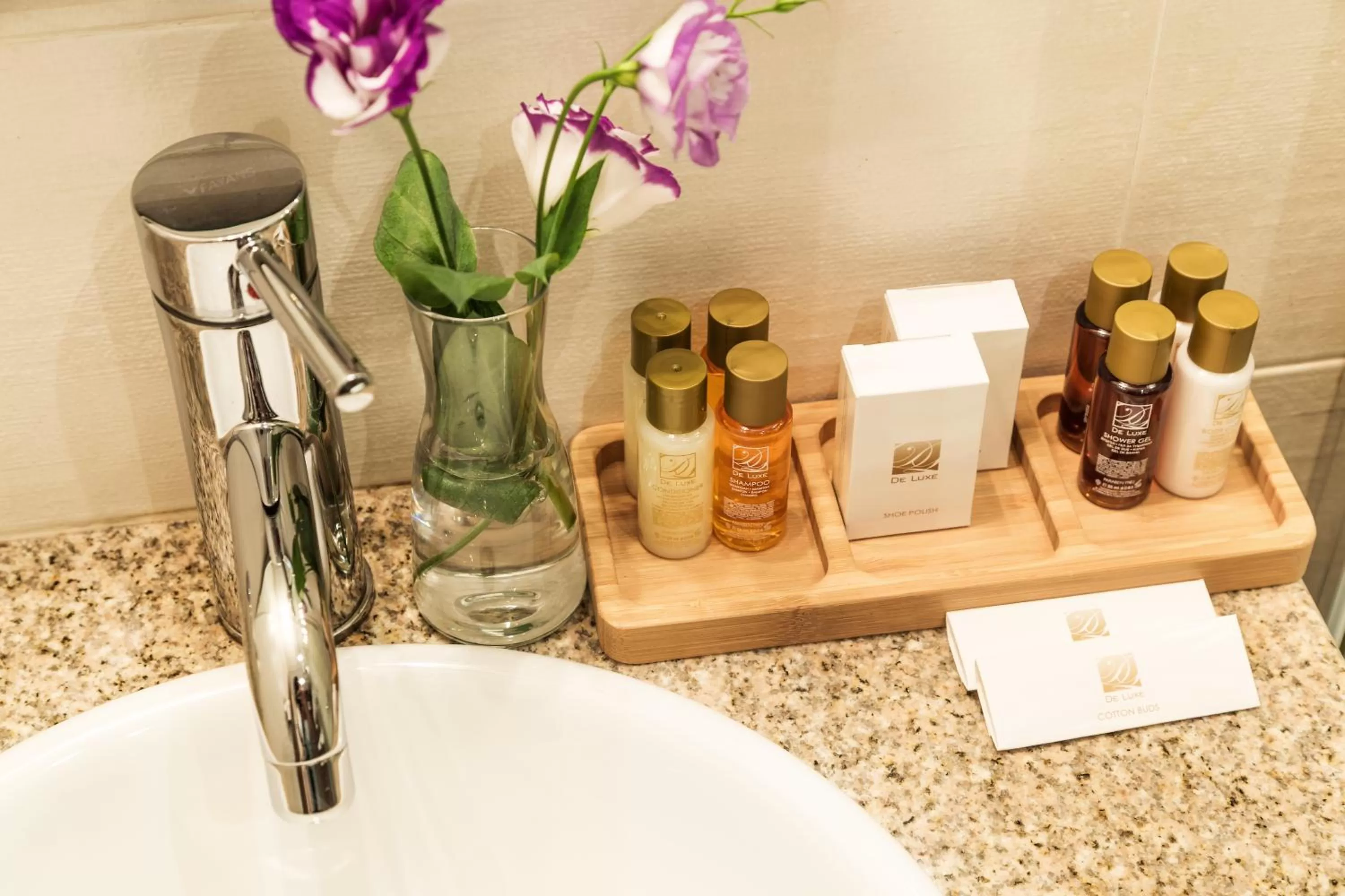 Shower in City Avenue Hotel by HMG-Free Parking-Free Wi-Fi