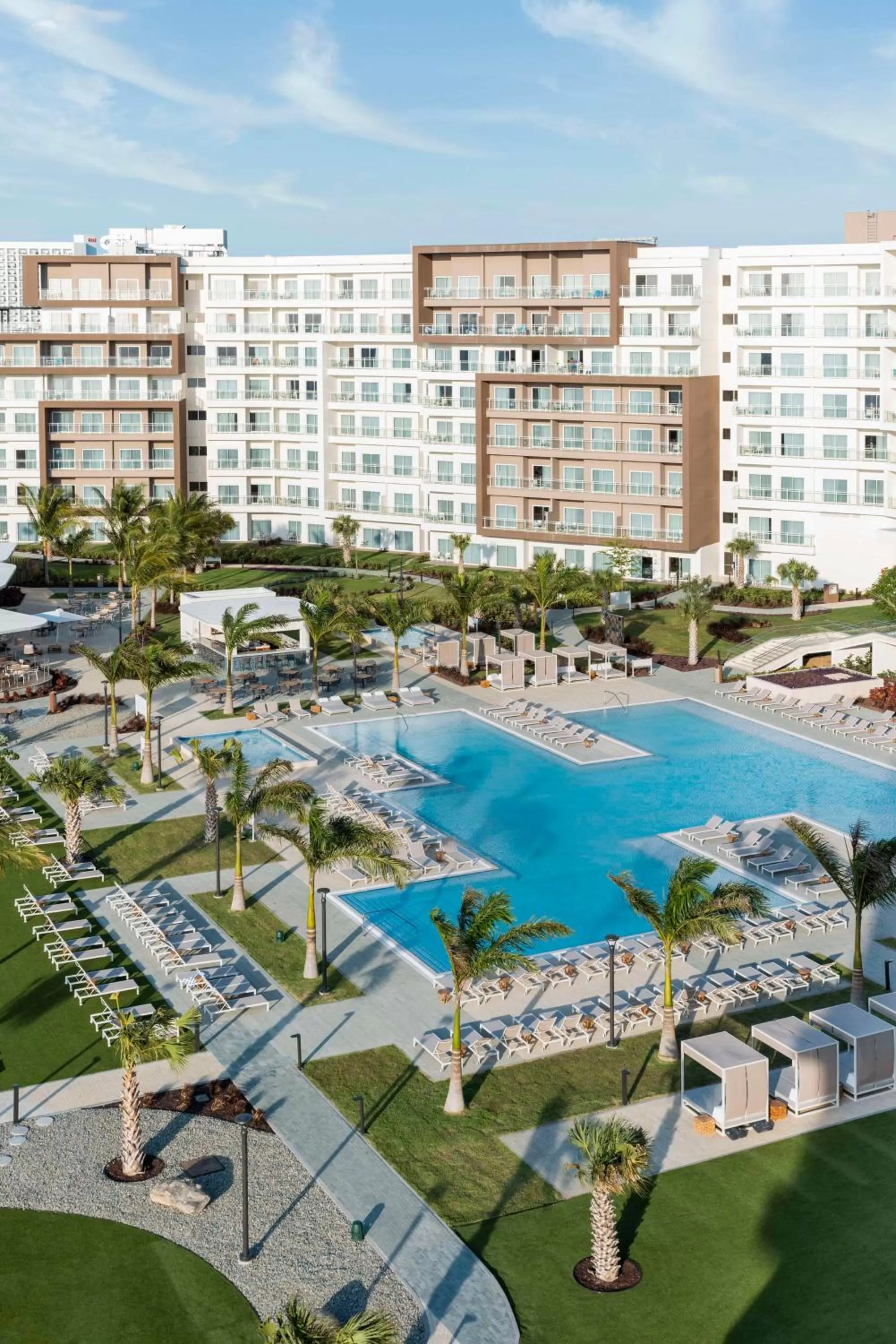 Pool view in Embassy Suites By Hilton Aruba Beach Resort