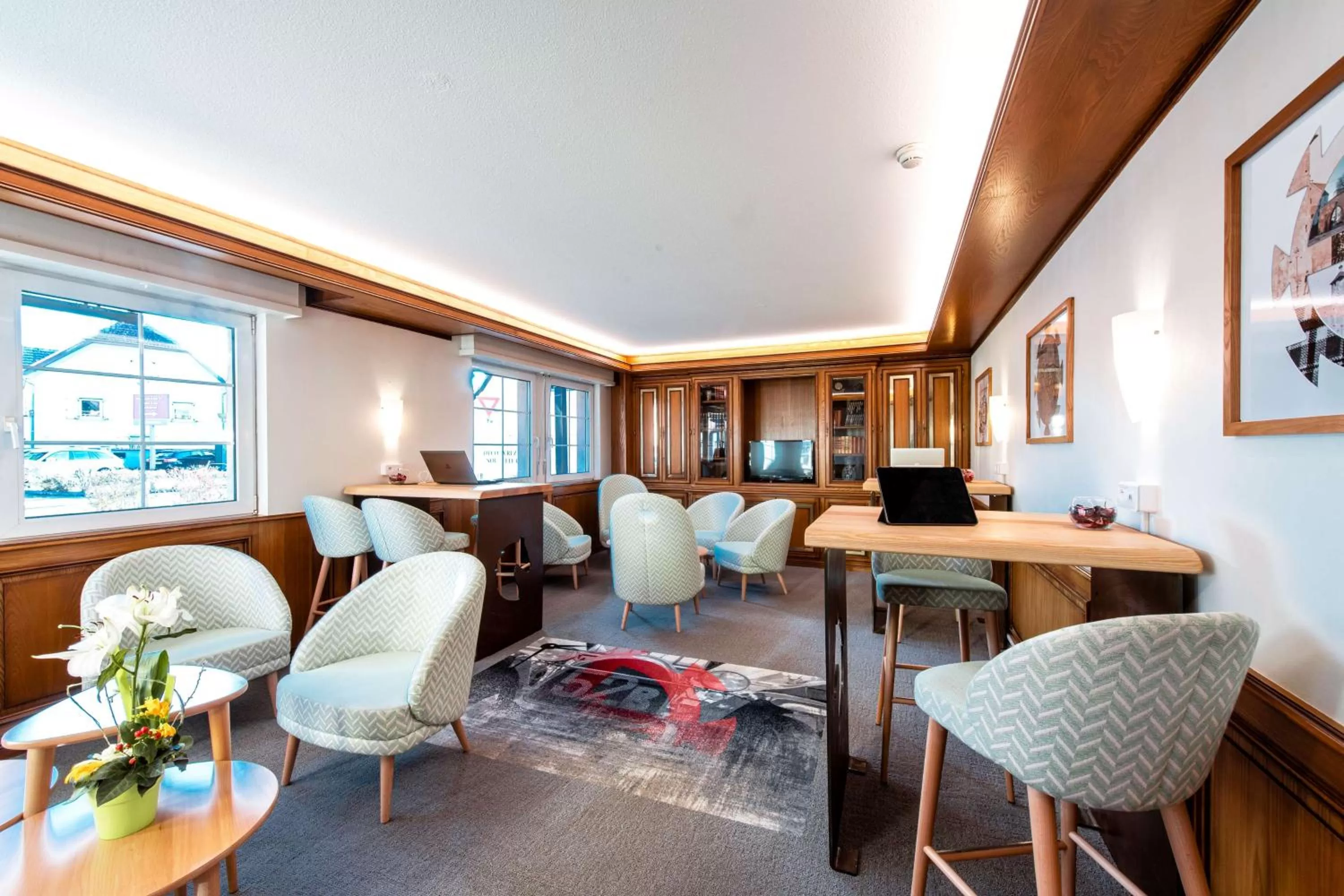 Lobby or reception in Best Western Plus Au cheval Blanc à Mulhouse