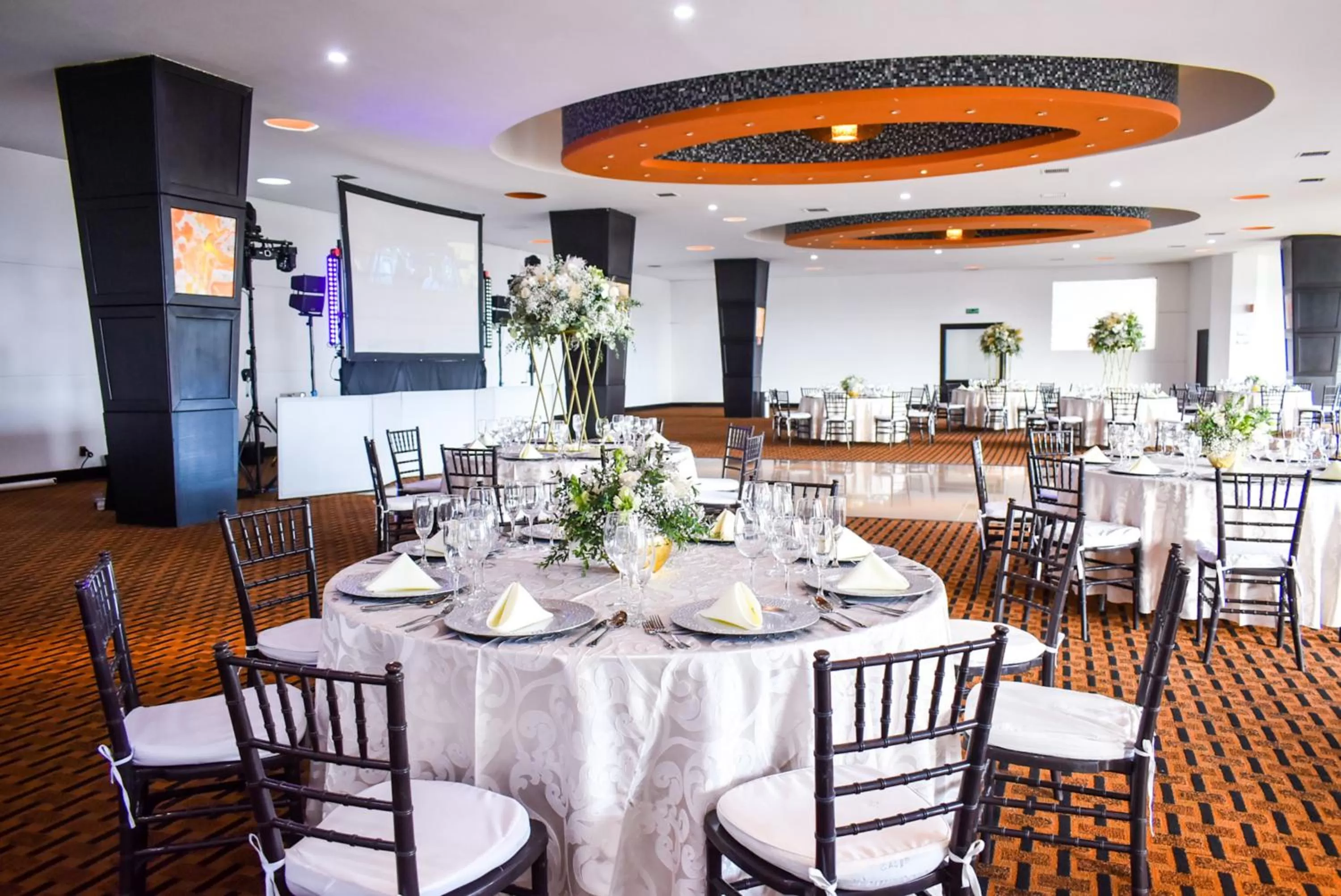 Seating area in Hilton Queretaro