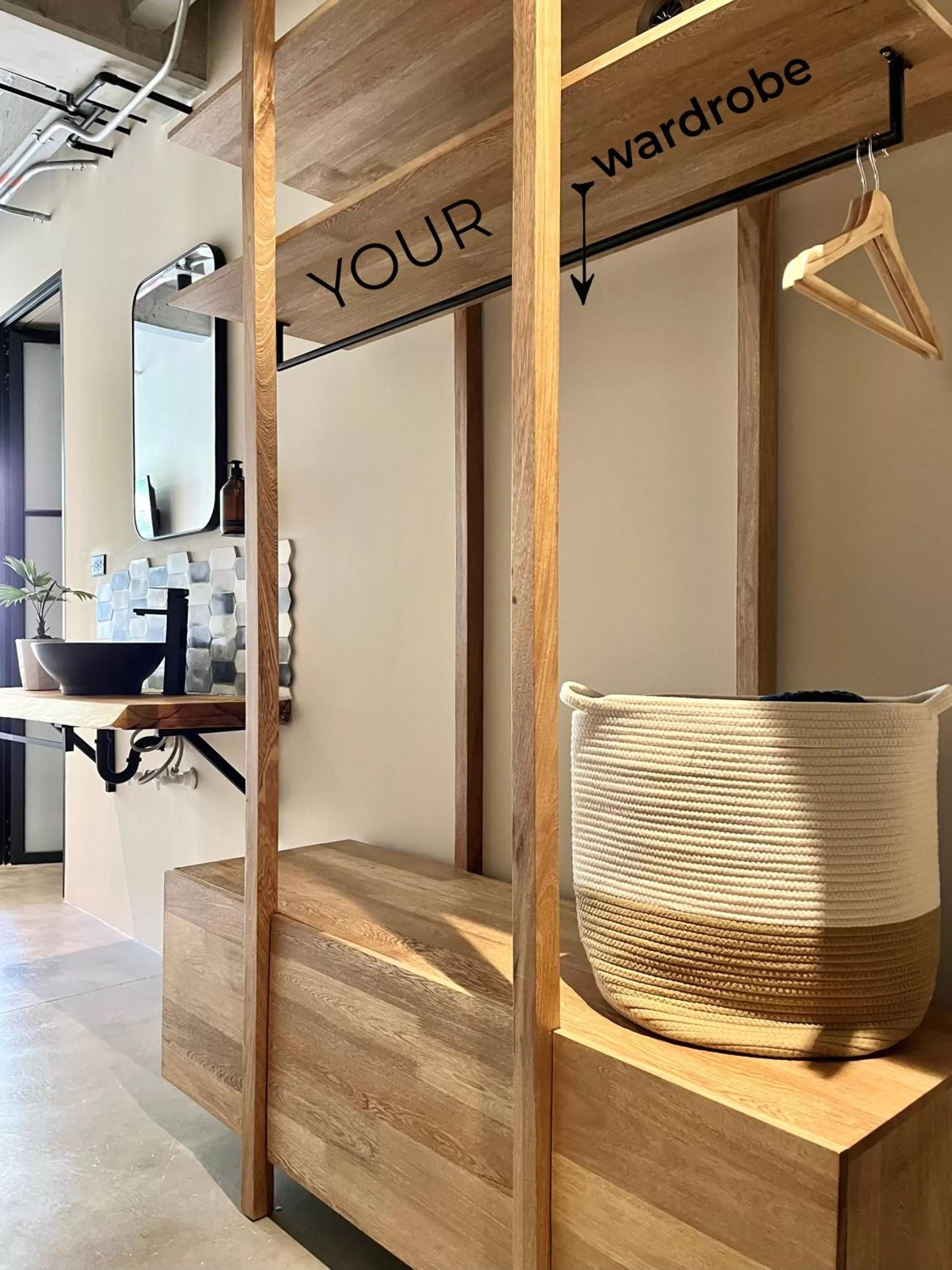 wardrobe in Beminimal Hotel