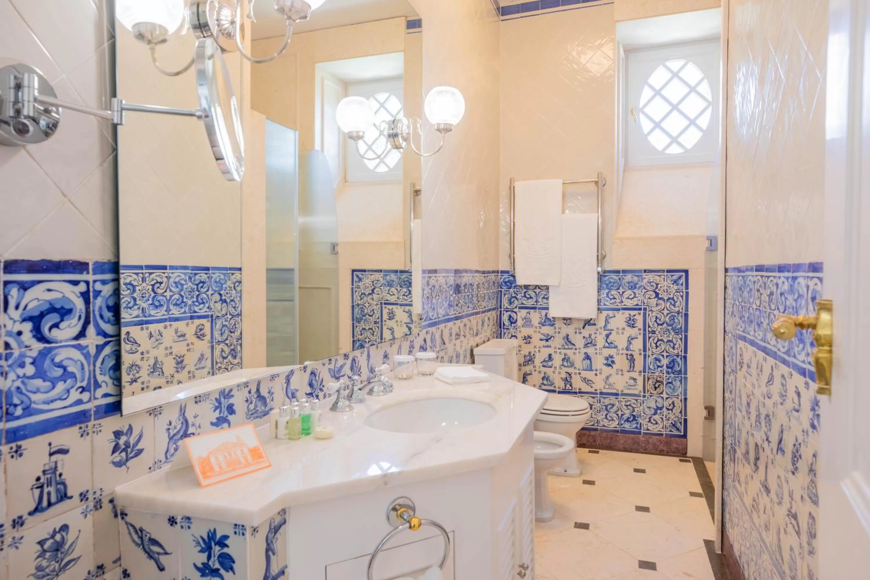 Bathroom in Estoril Vintage Hotel