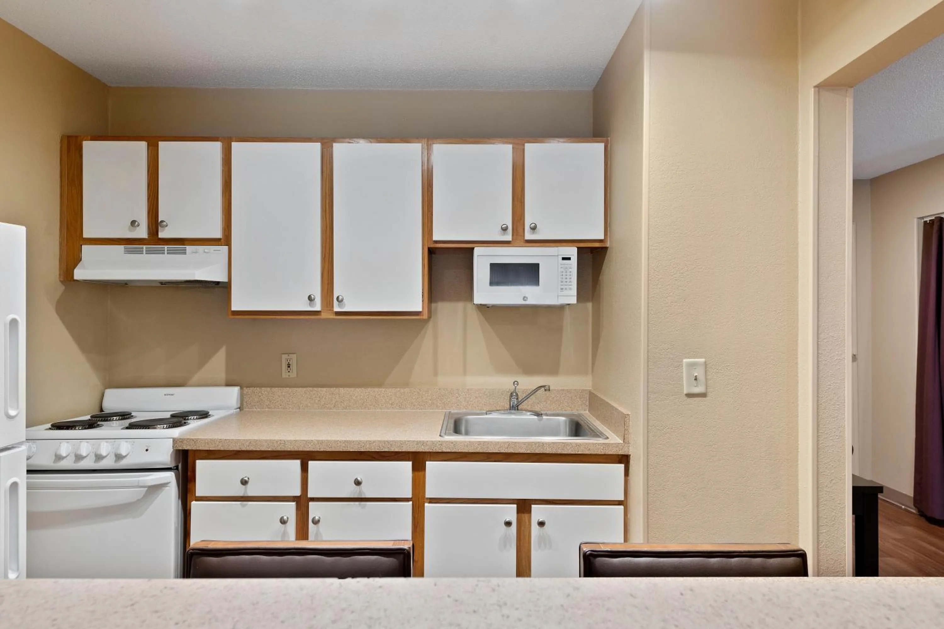 Kitchen or kitchenette in Extended Stay America Select Suites - Charlotte - Tyvola Rd - Executive Park