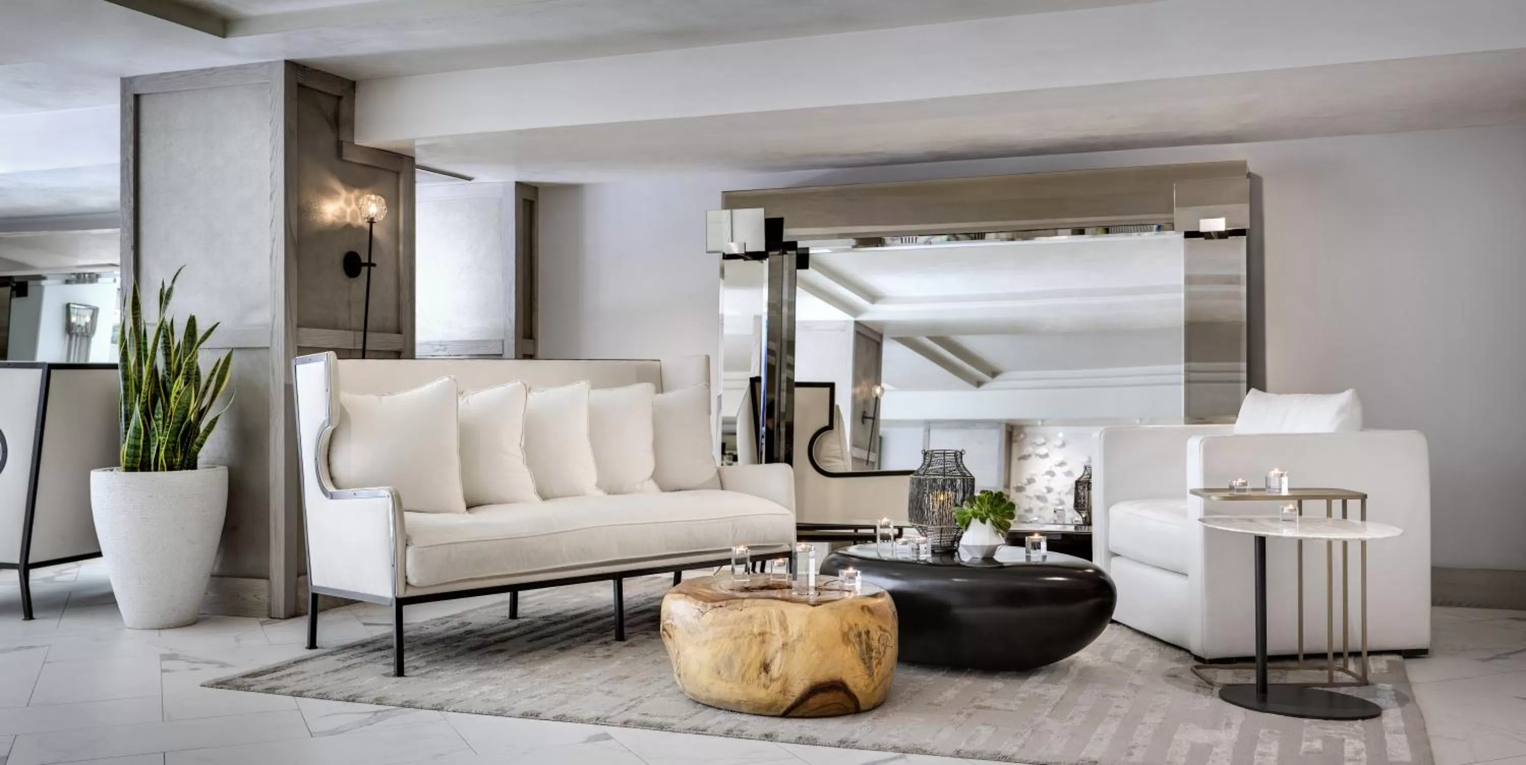 Lobby or reception in Huntley Santa Monica Beach