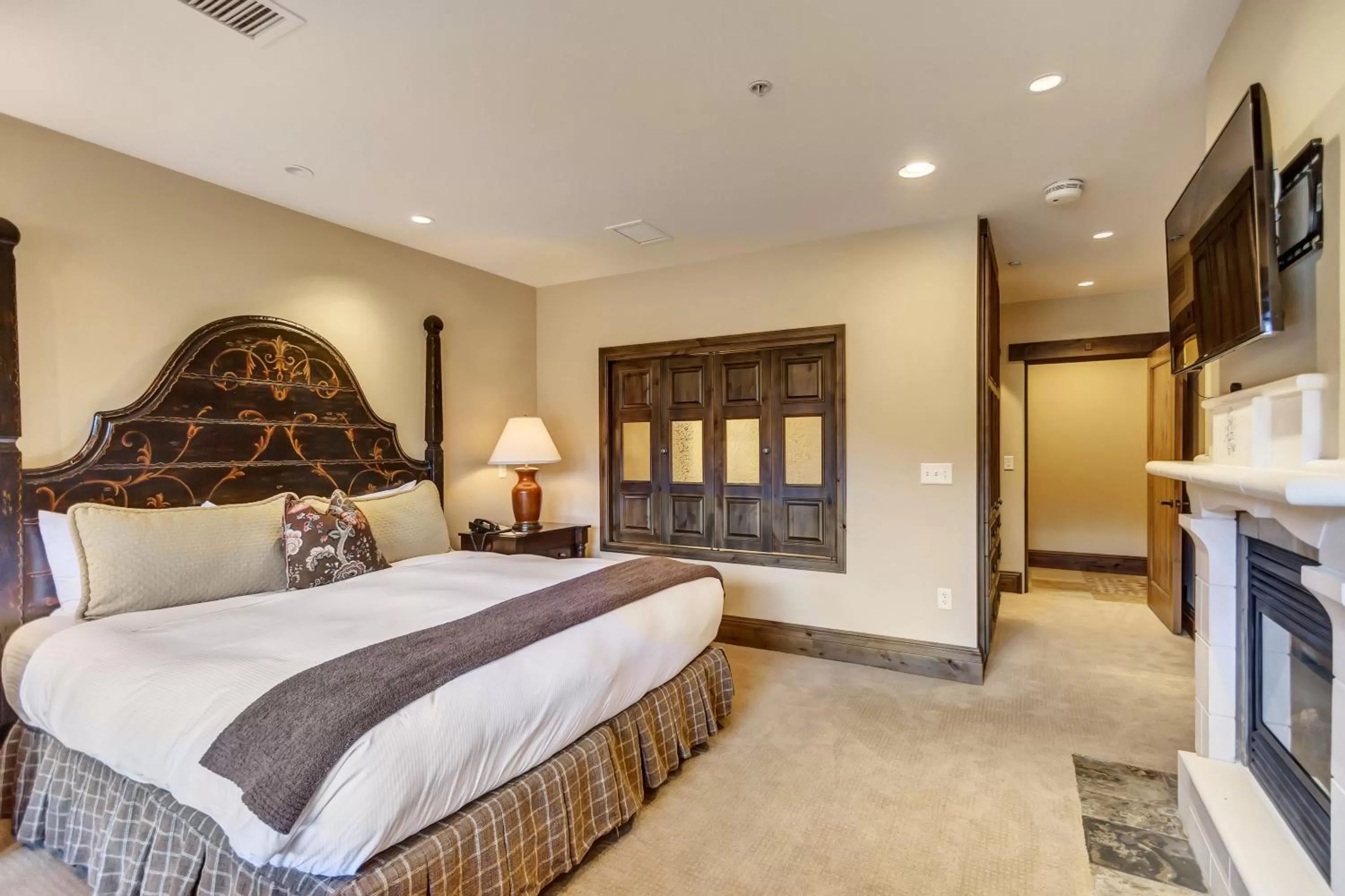 Bed in The Chateaux Deer Valley