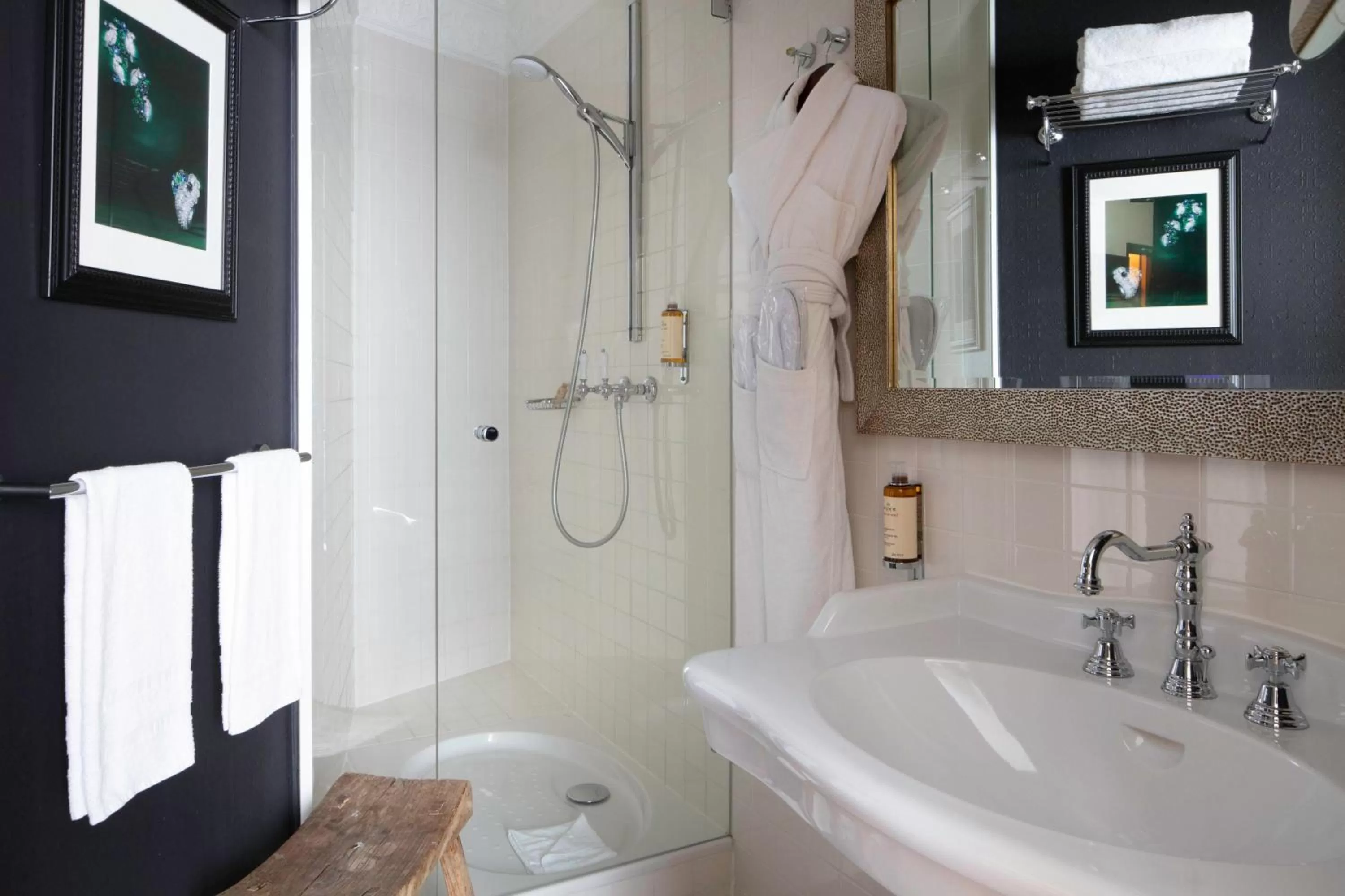 Bathroom in Le 123 Elysees - Astotel