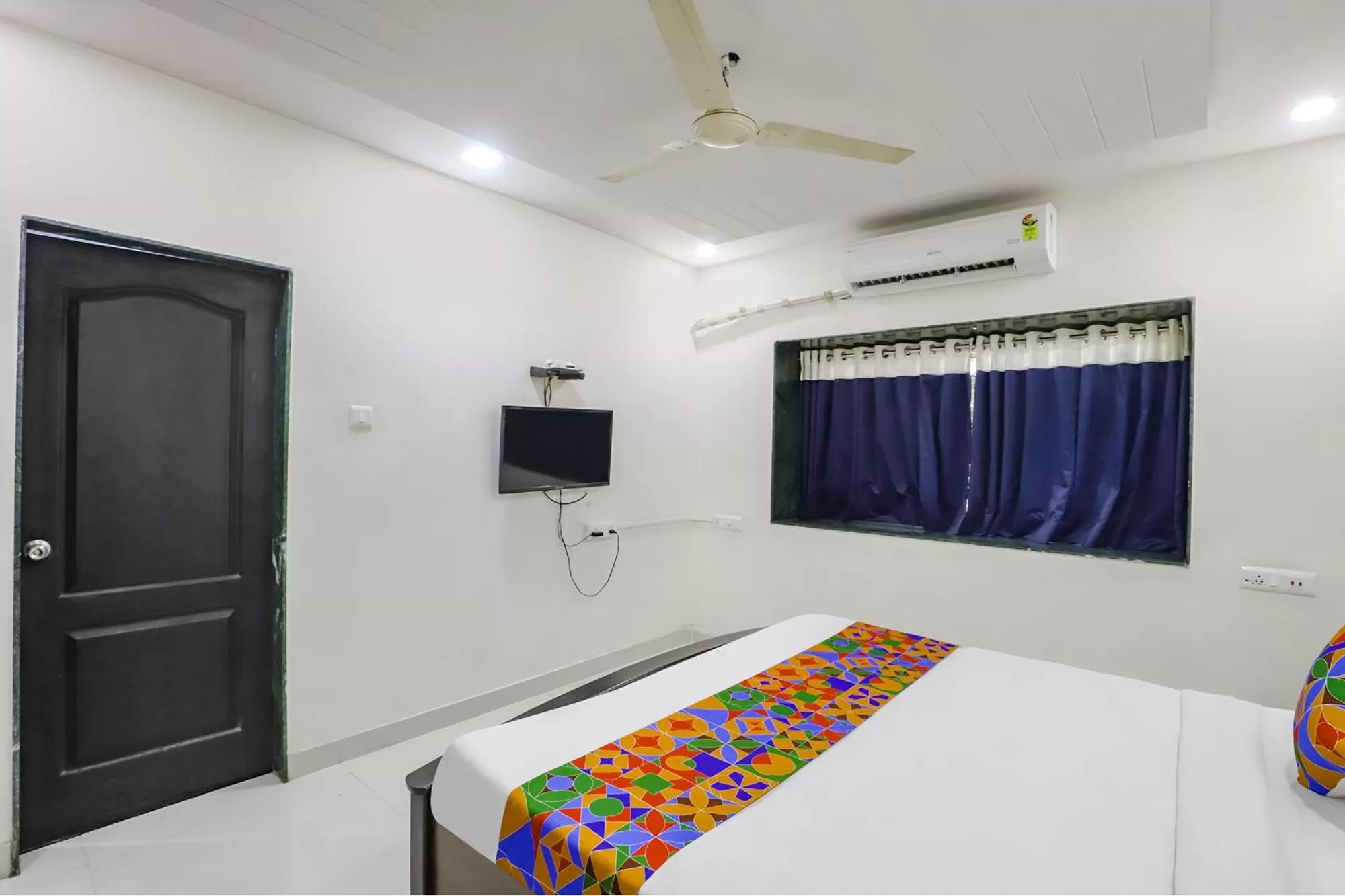 Bed in FabHotel Villa 31