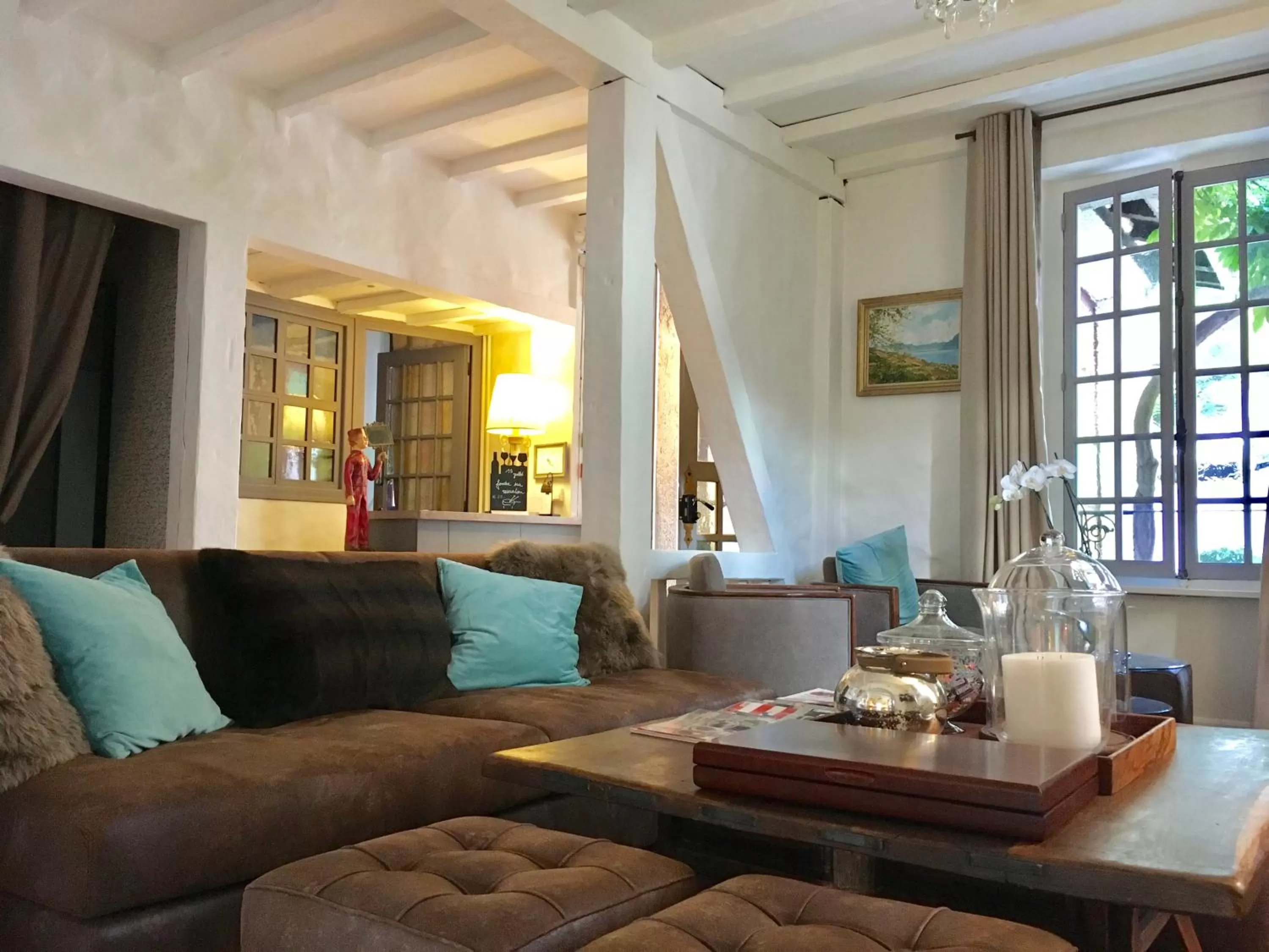 Communal lounge/ TV room in Coeur des Neiges