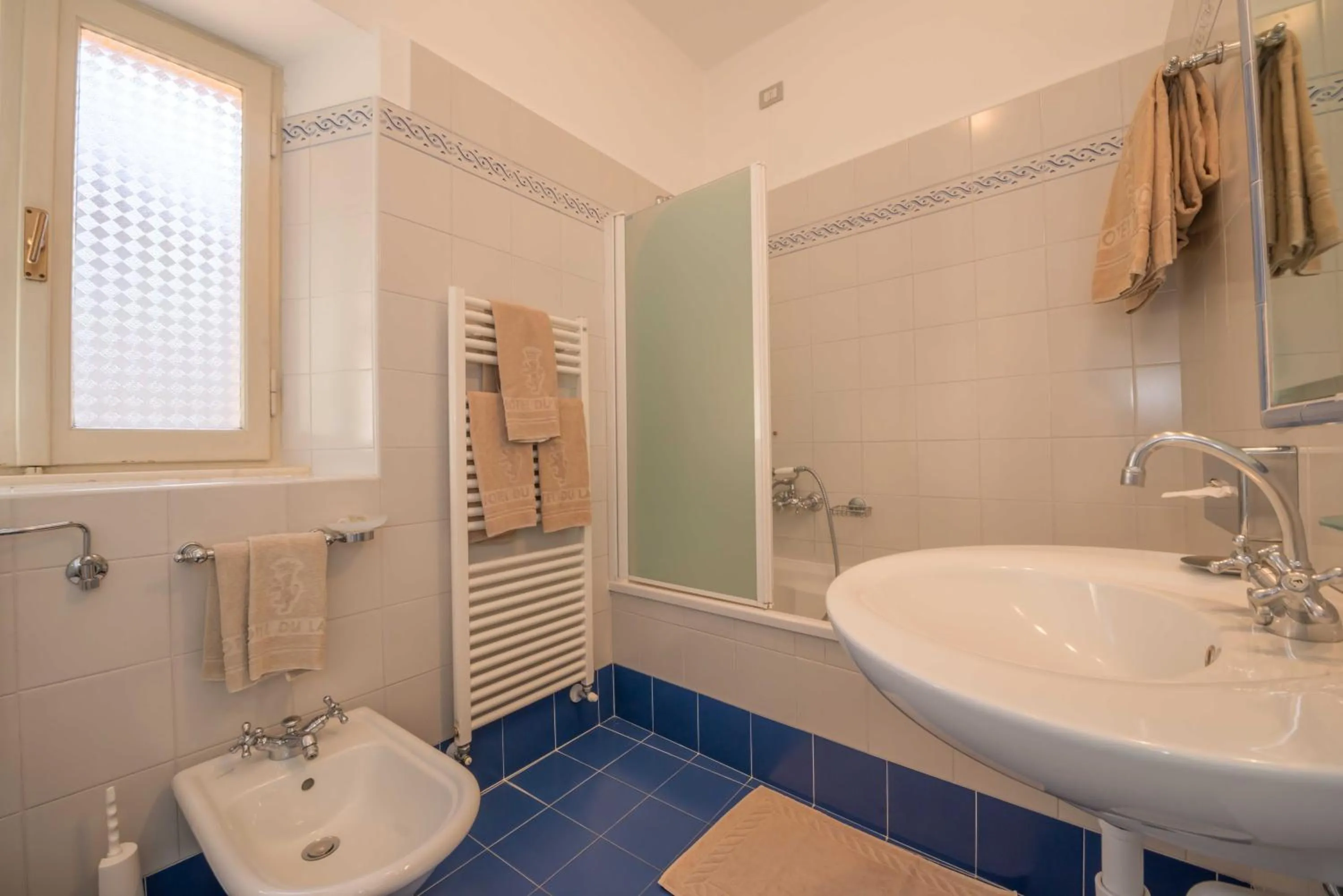 Bathroom in Hotel Du Lac & SPA