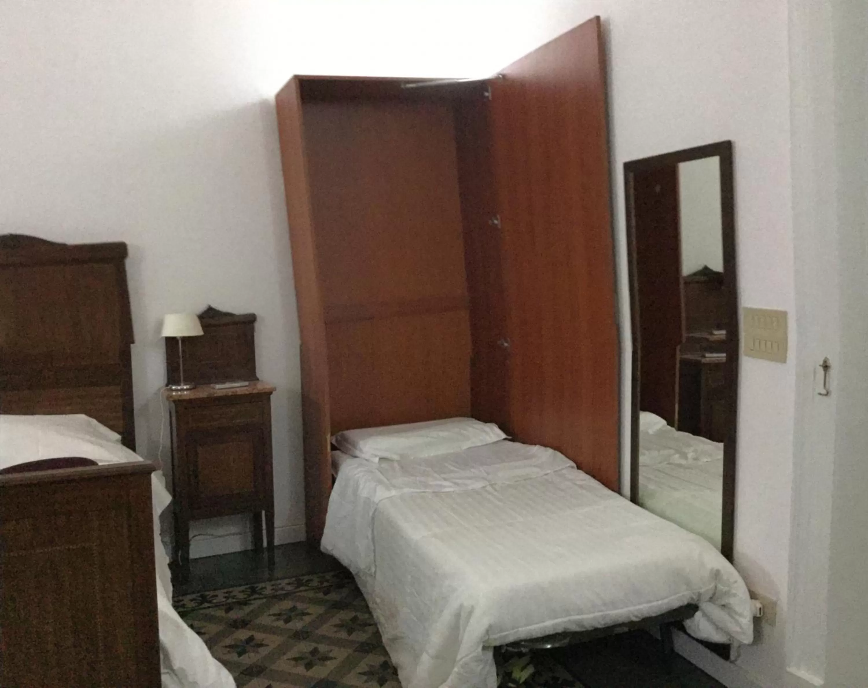 Bed in Crispi Accomodation B&B