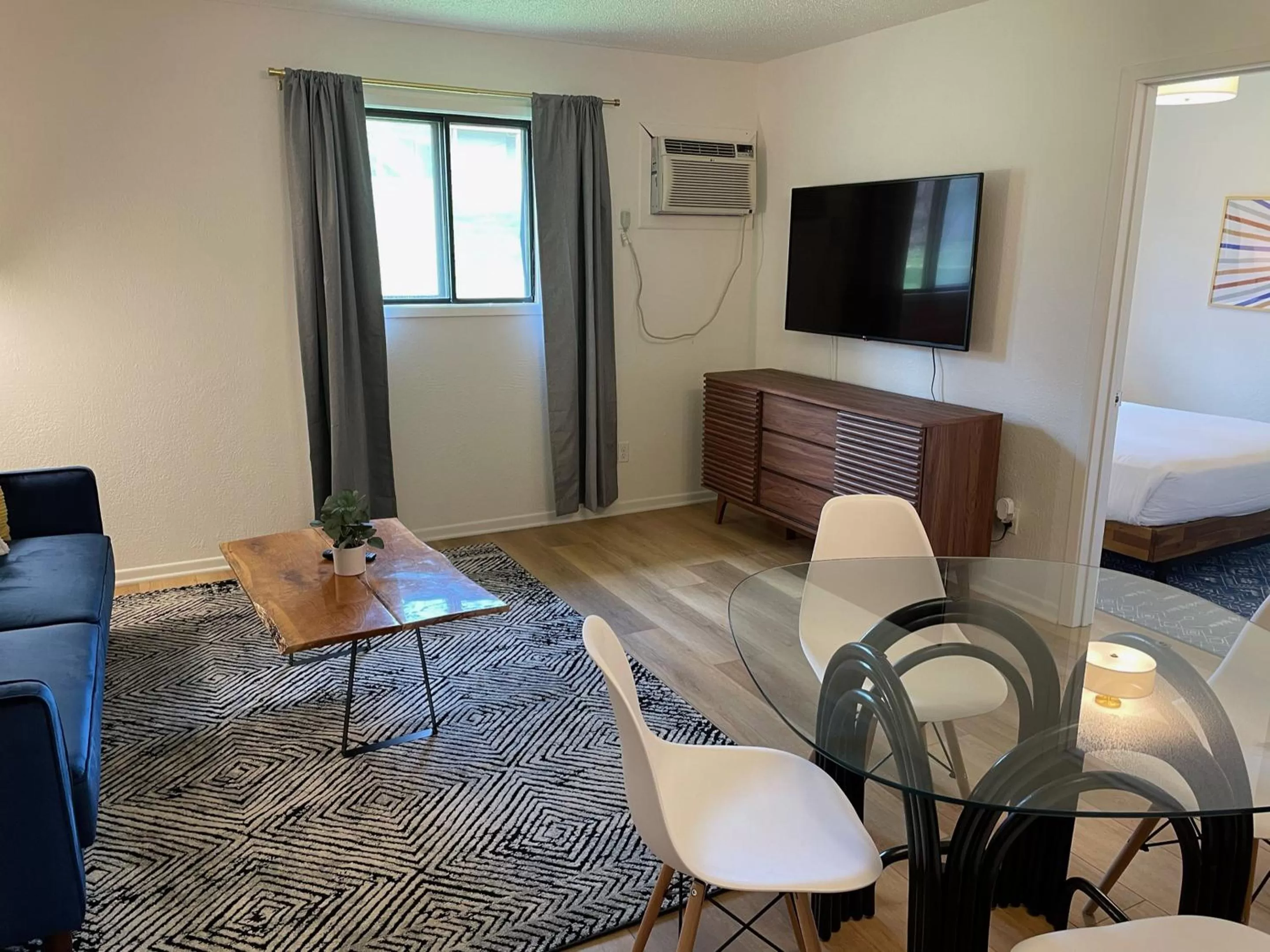 Living room in Simmer Motel