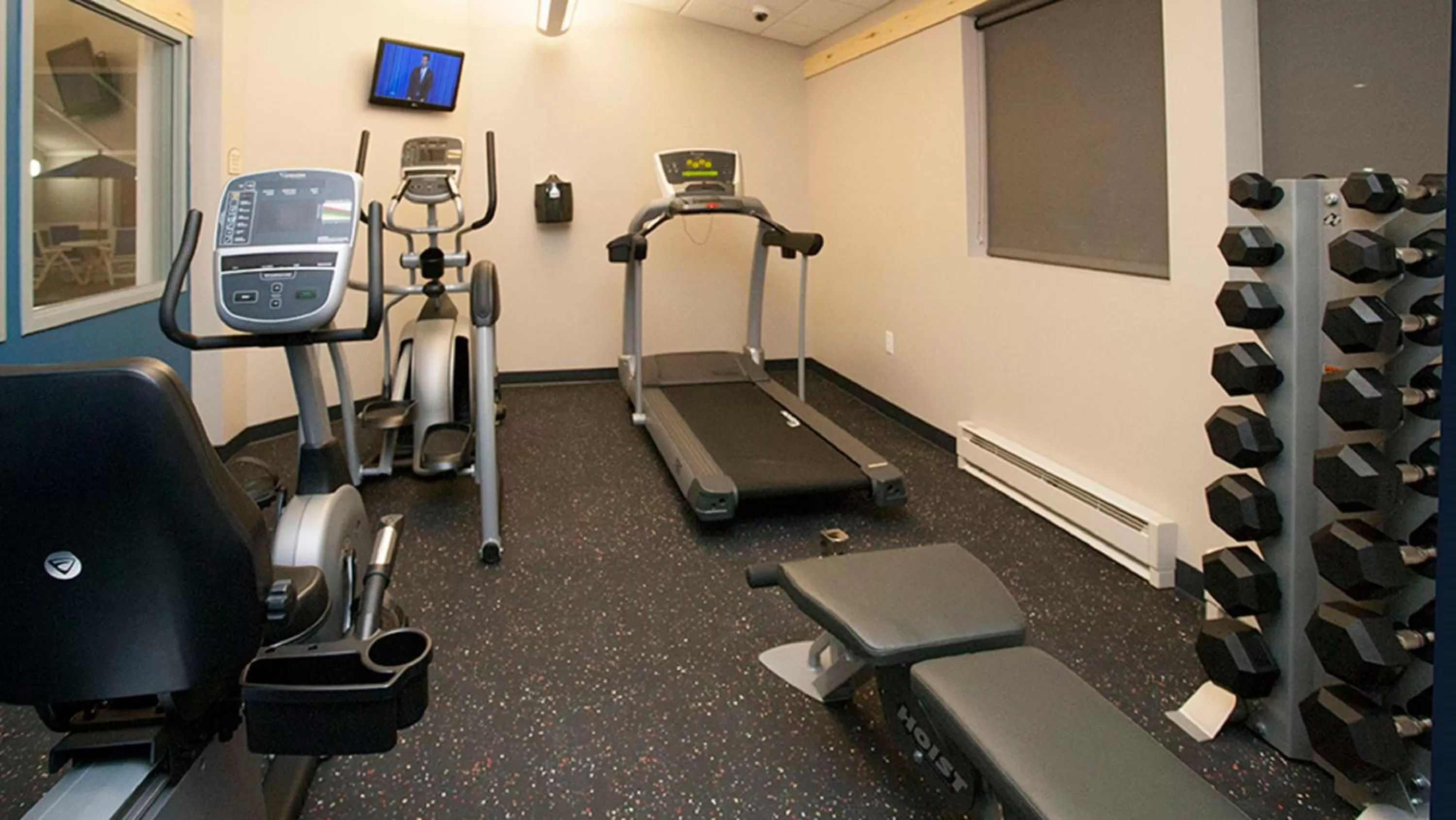 Fitness centre/facilities in Park Point Marina Inn
