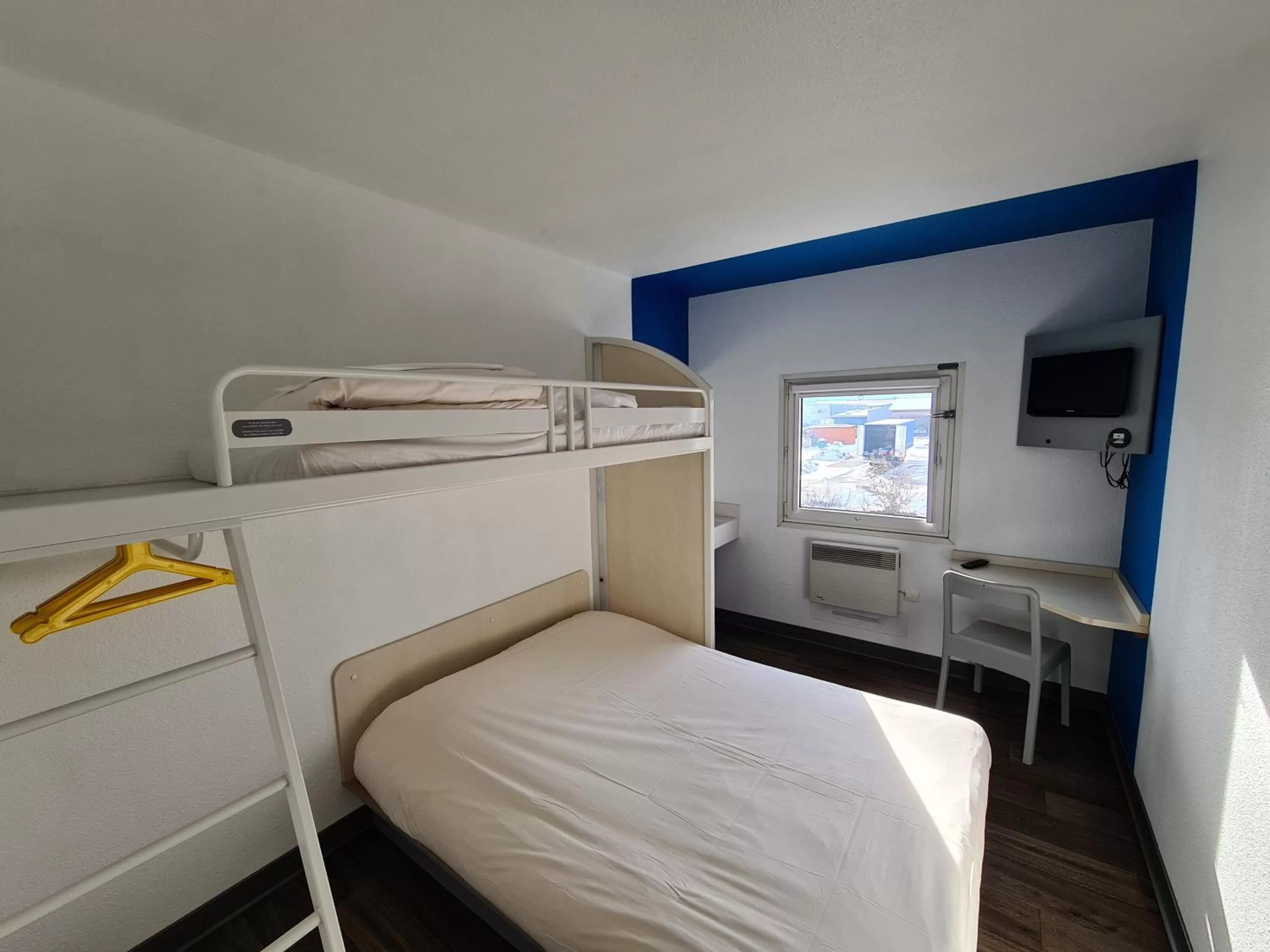 bunk bed, Bed in hotelF1 Pontarlier