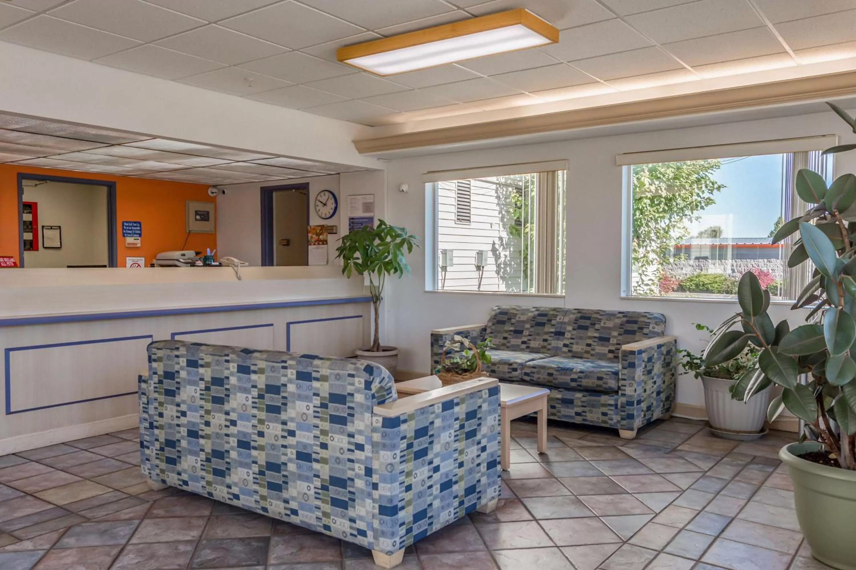 Lobby or reception in Motel 6-Redmond, OR