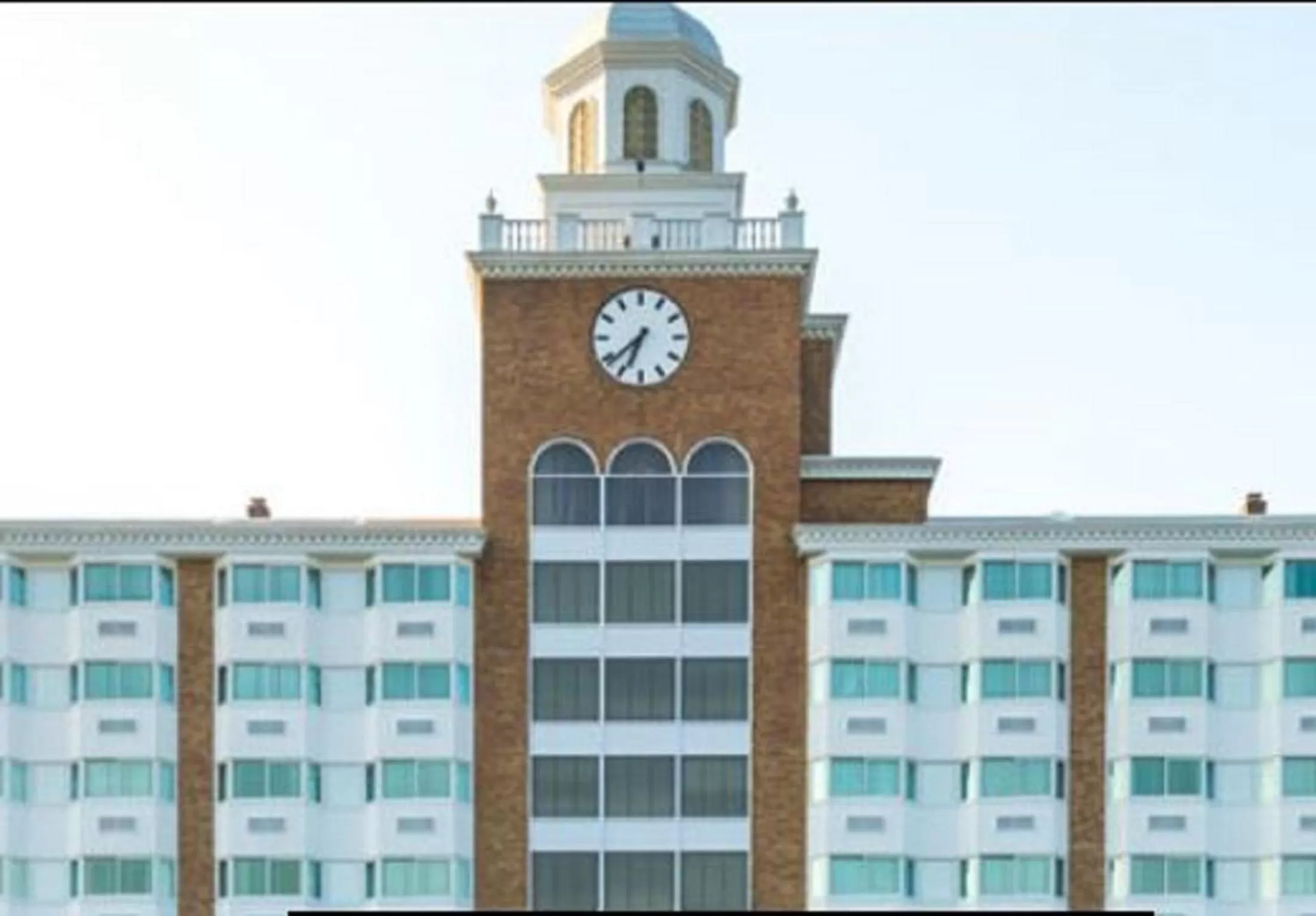 Area and facilities in Garden City Hotel