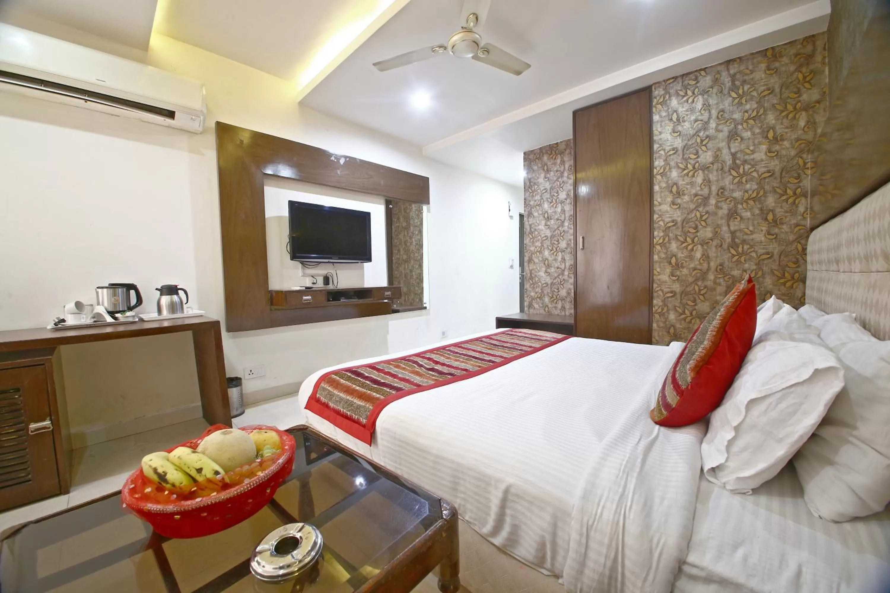 Photo of the whole room, Bed in Hotel Diamond Plaza