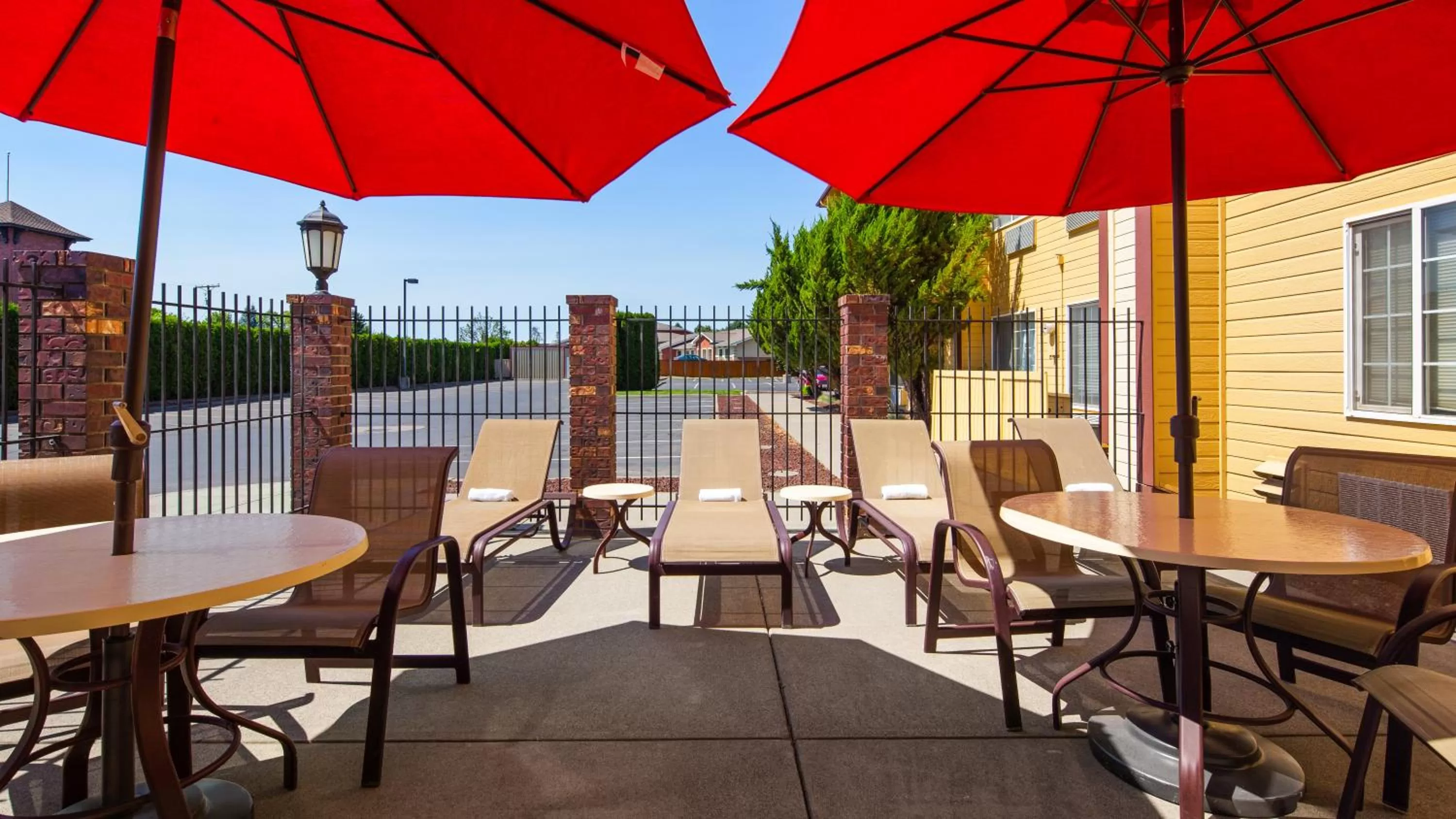 Patio in Best Western PLUS Walla Walla Suites Inn