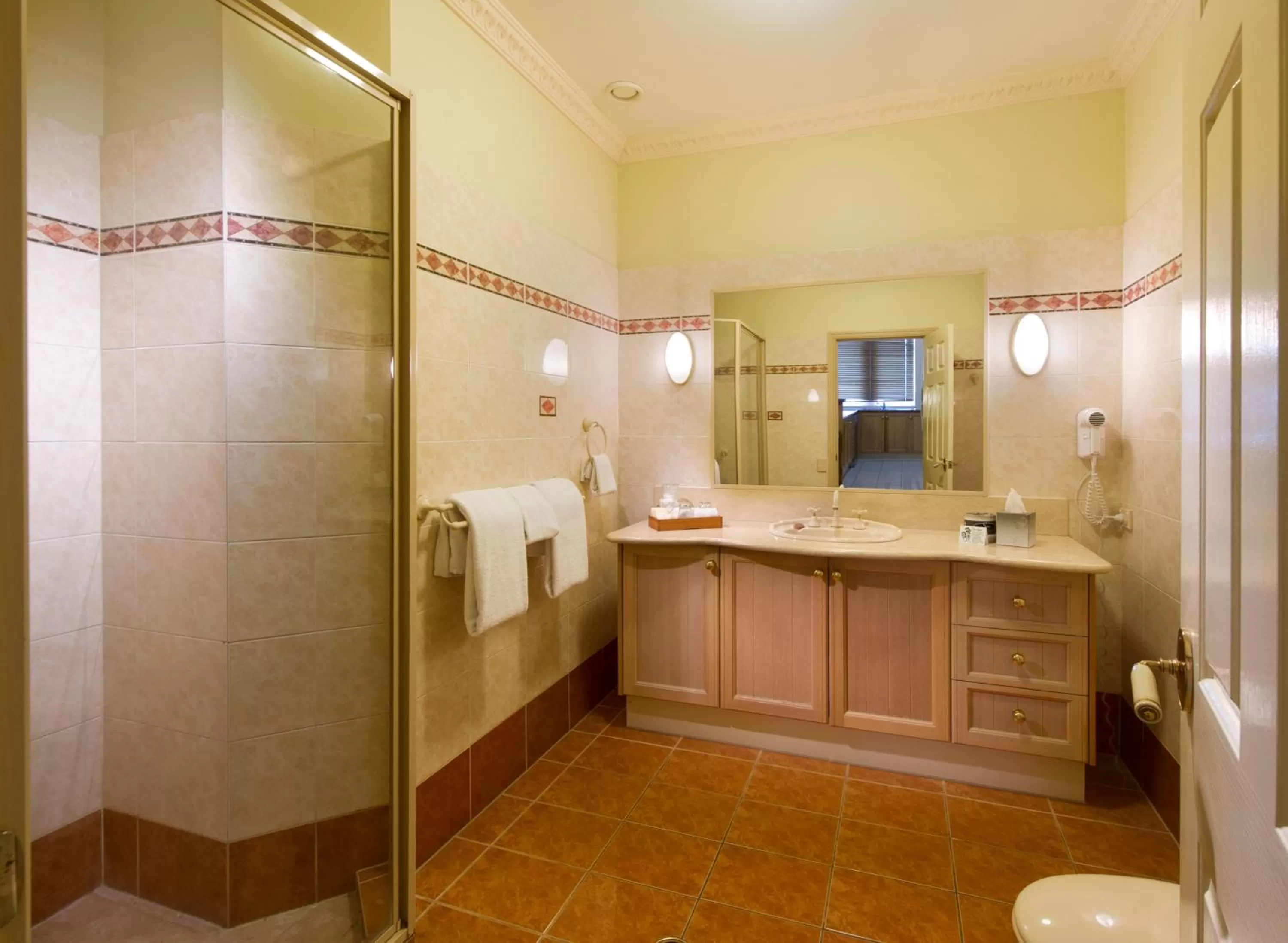 Bathroom in Royal Albert Hotel