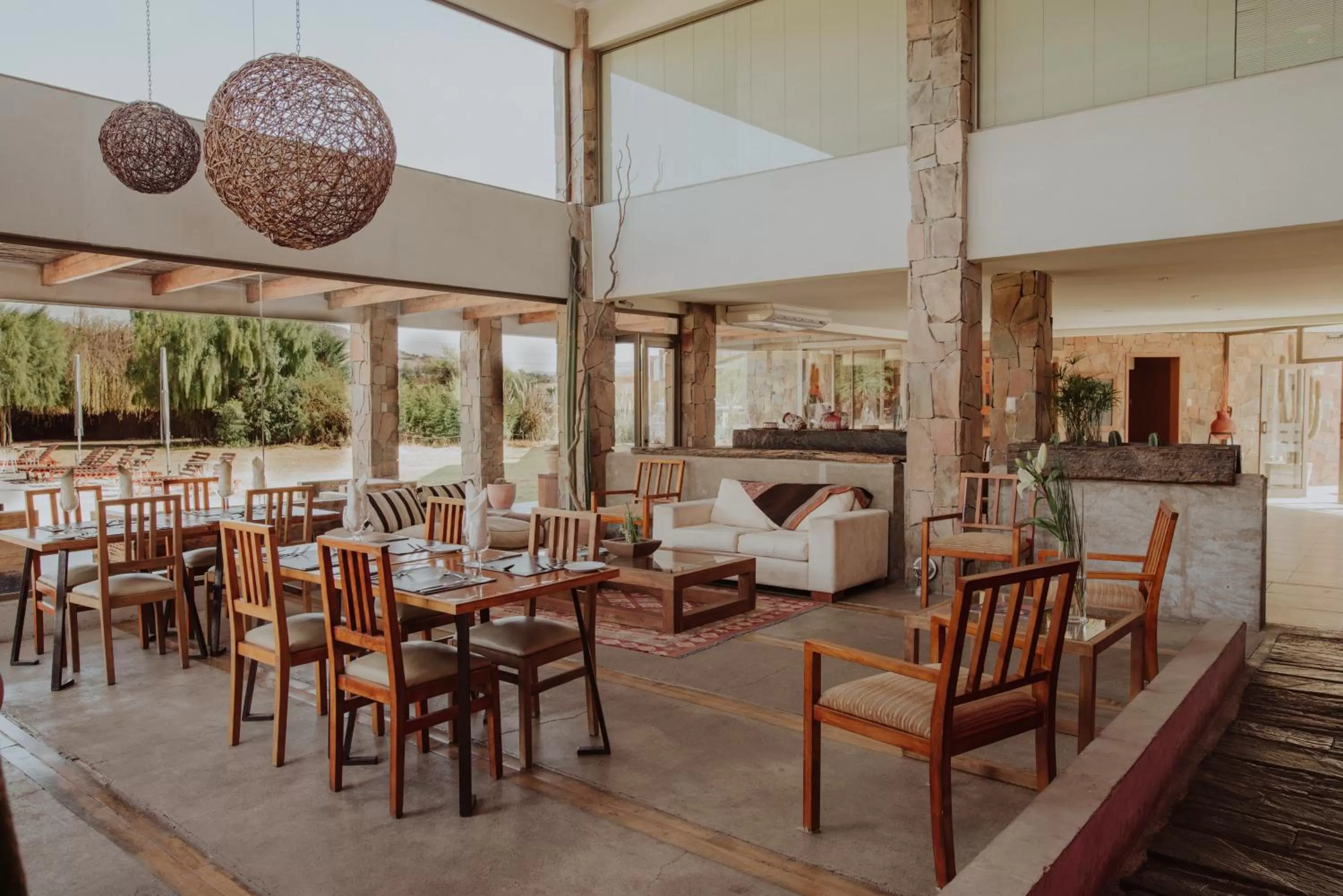 Restaurant/places to eat in Hotel Limari