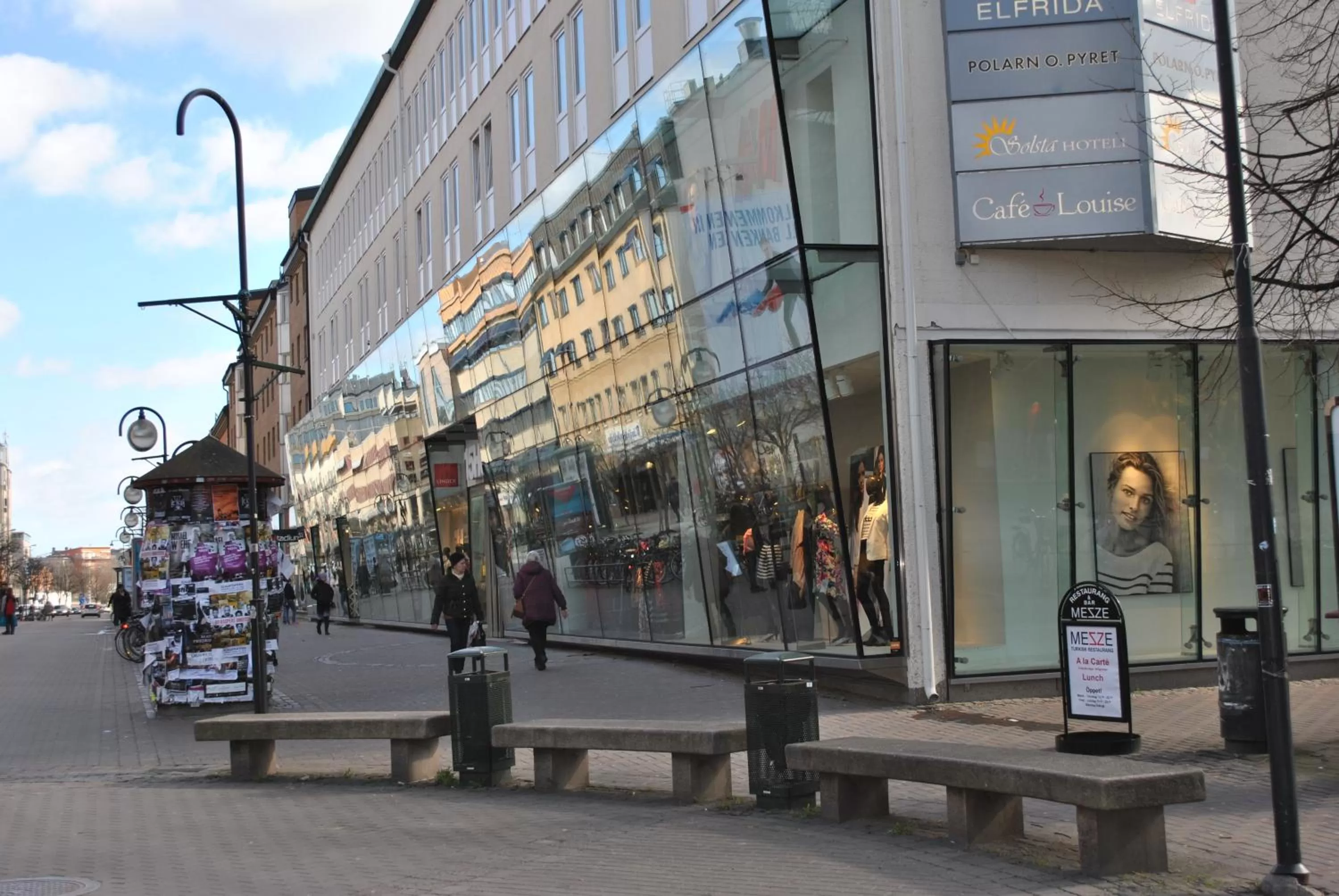 Facade/entrance in Solsta Hotell
