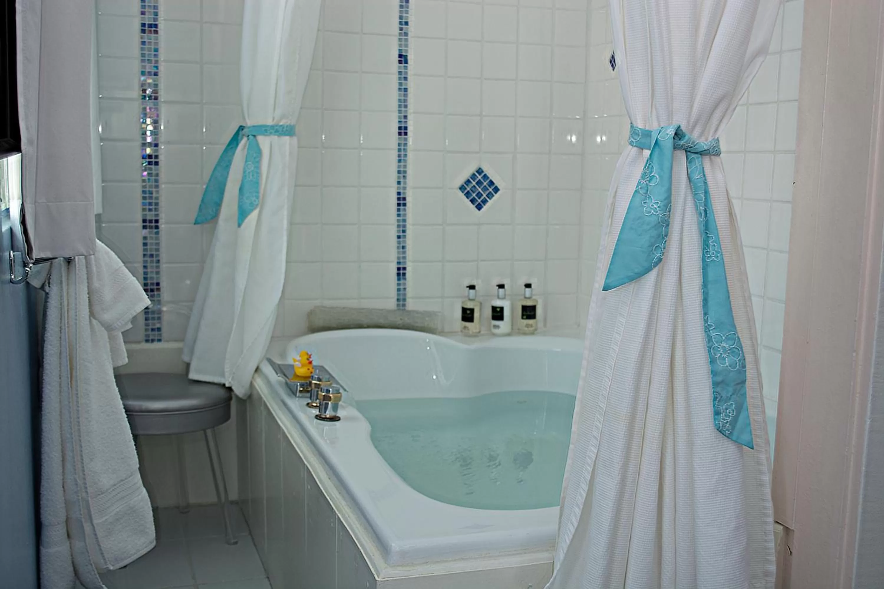 Hot Tub in Palm Springs Rendezvous