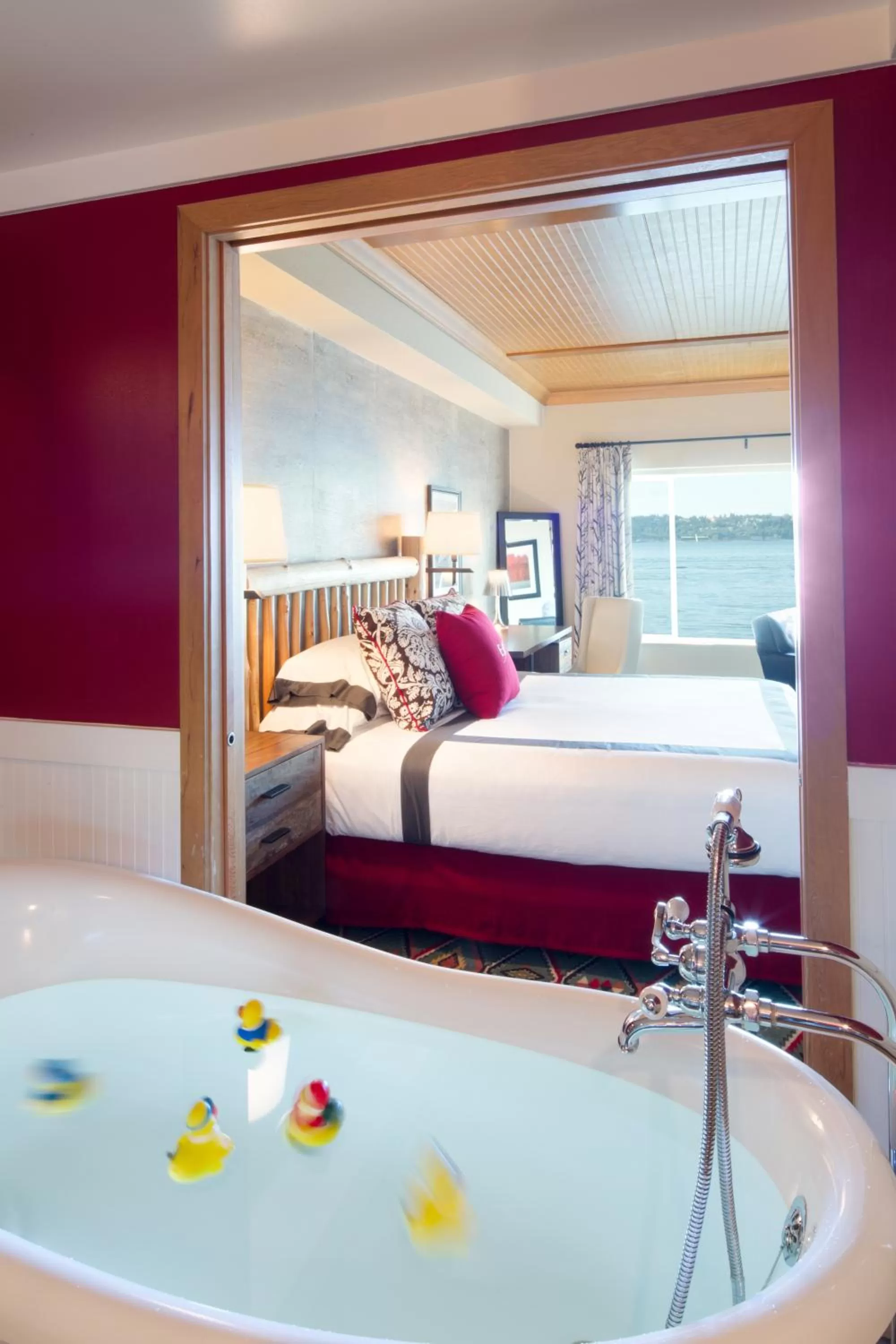 Bed in The Edgewater, a Noble House Hotel