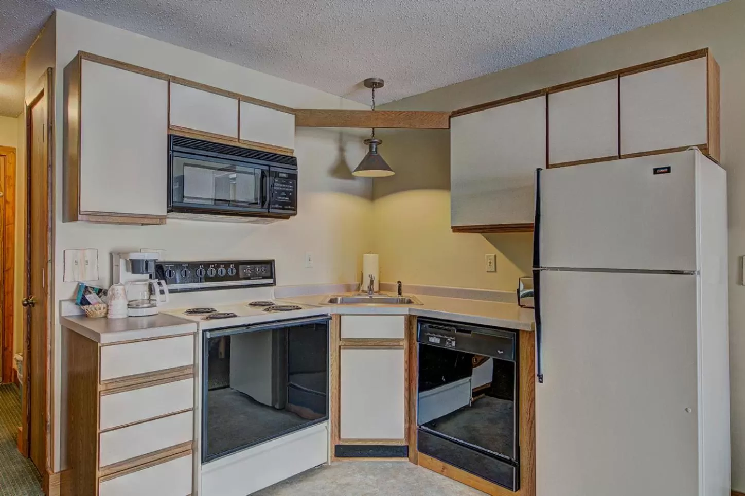 Kitchen or kitchenette in Eagle River Inn and Resort