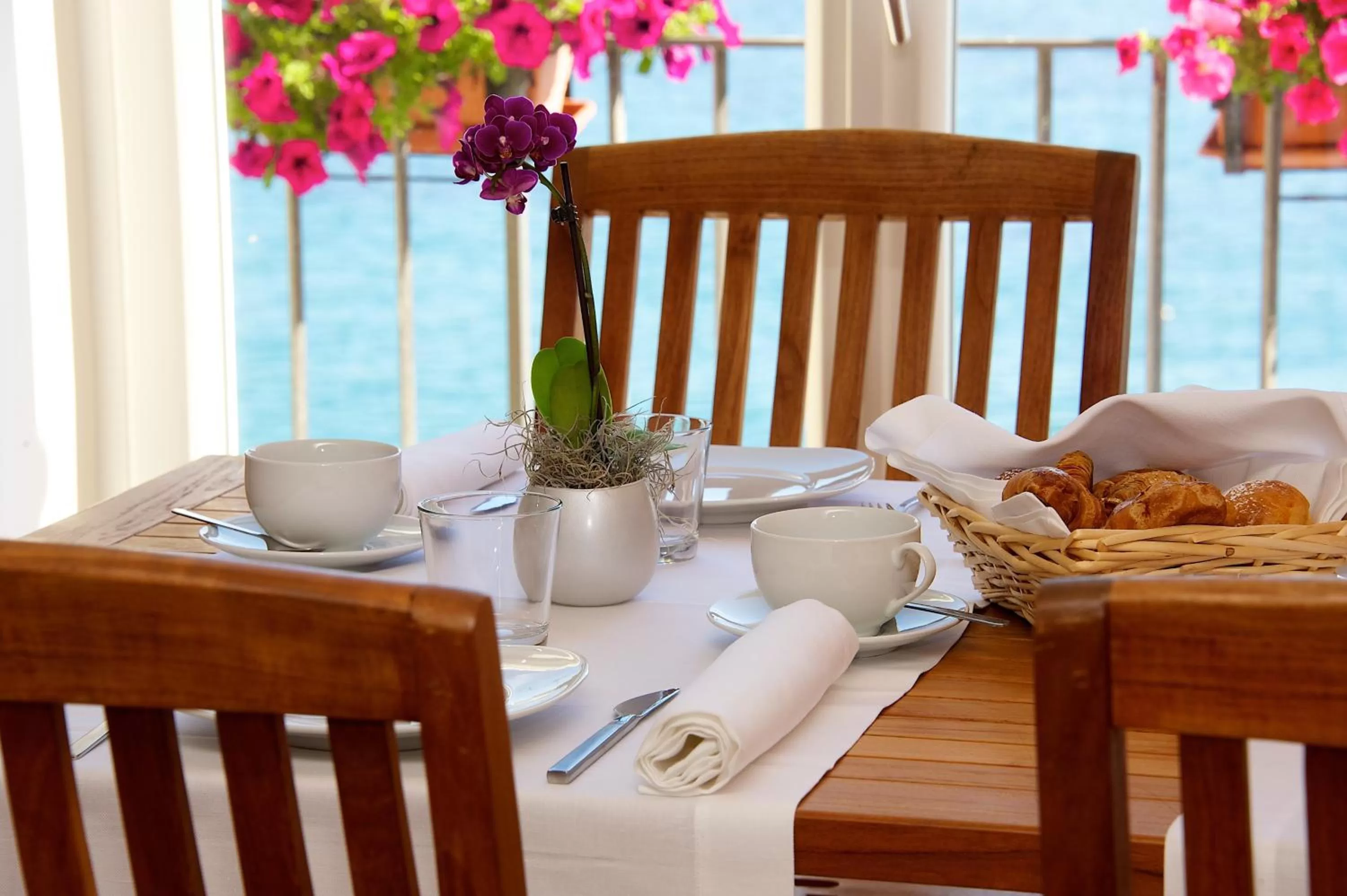 Restaurant/places to eat in Villa Lieta